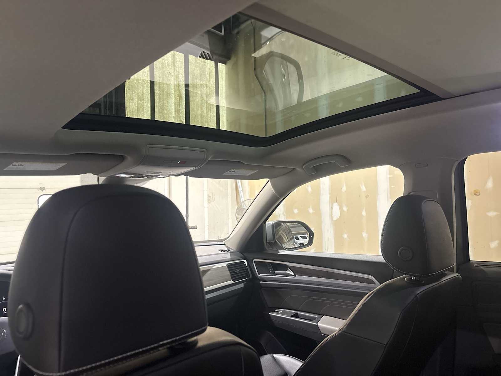 Thumbnail: 2023 Volkswagen Atlas - 16