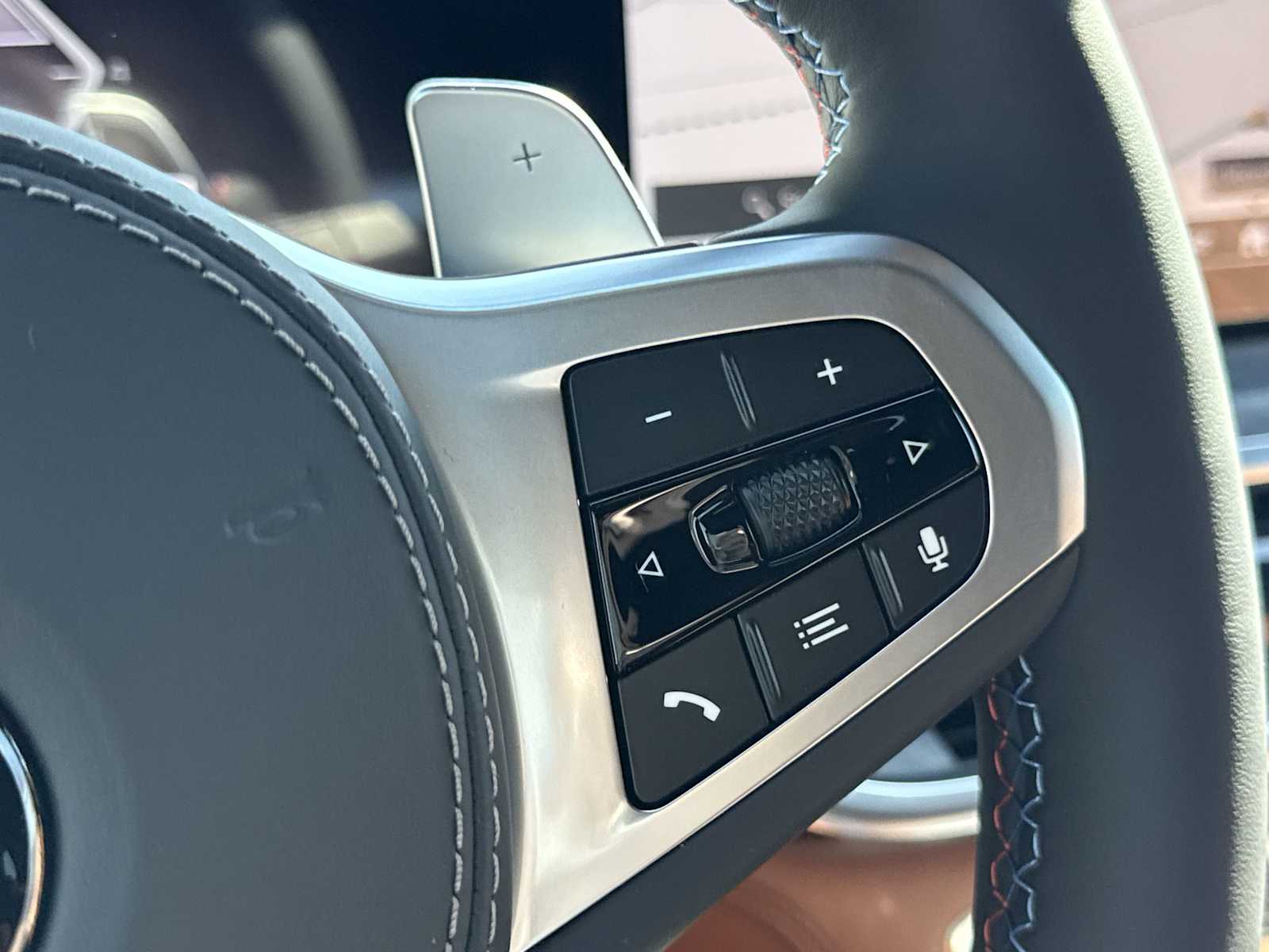 Thumbnail: 2026 BMW X7 - 27