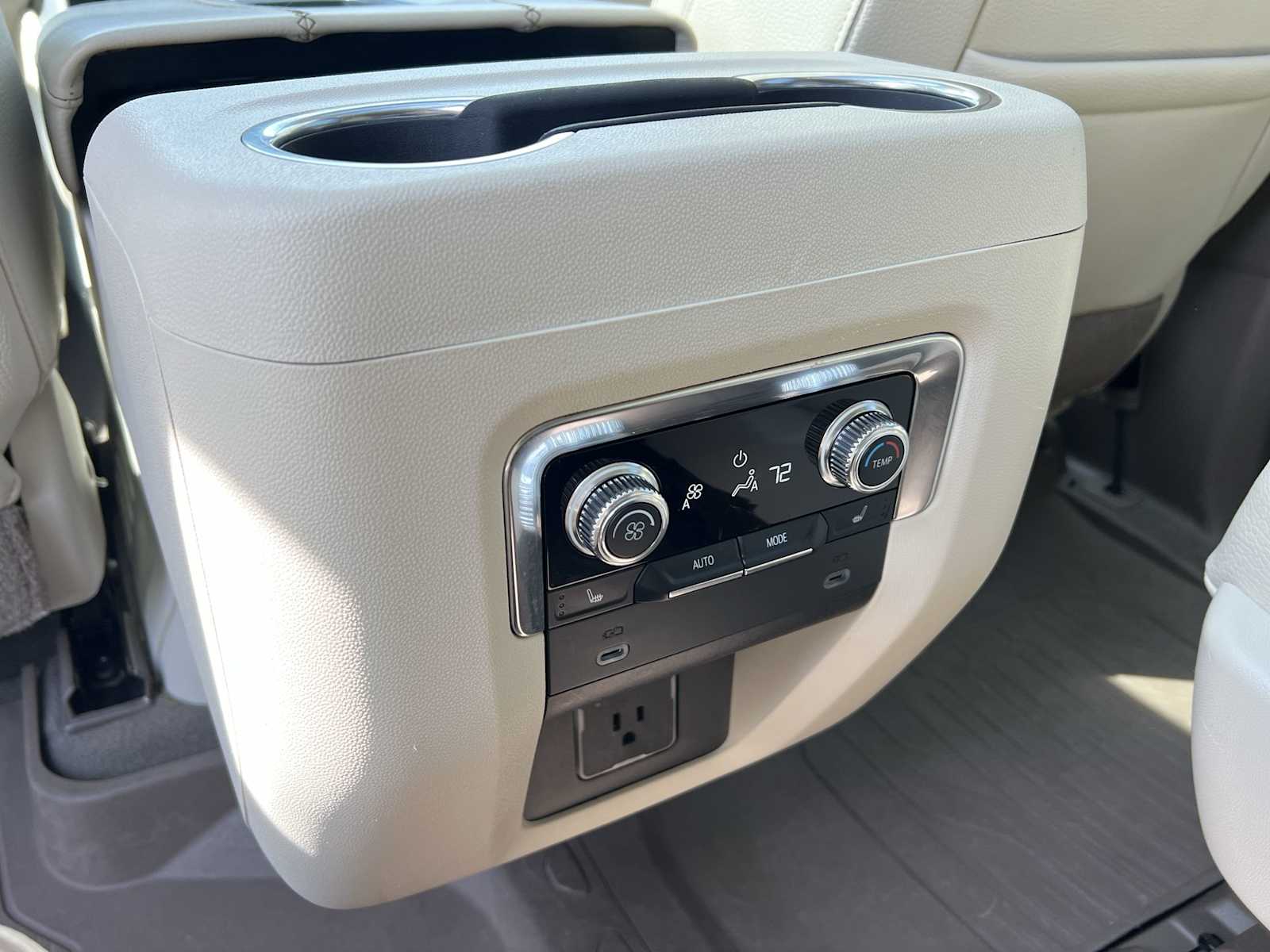 2021 GMC Yukon Denali 16