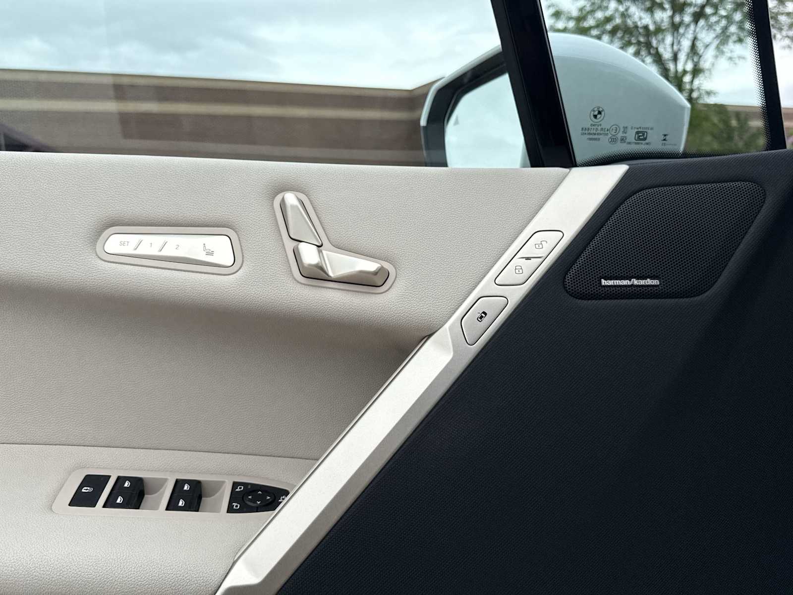 2024 BMW iX Base - Photo 17