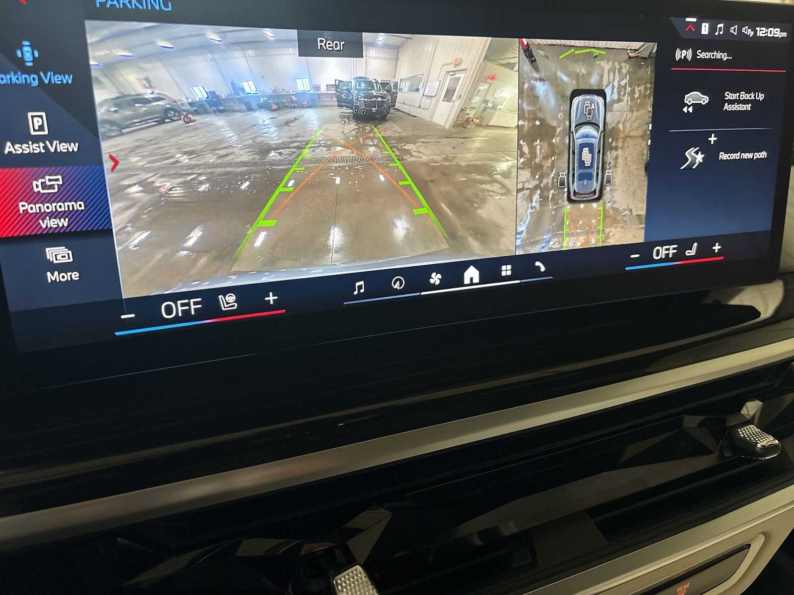 Thumbnail: 2024 BMW X7 - 30