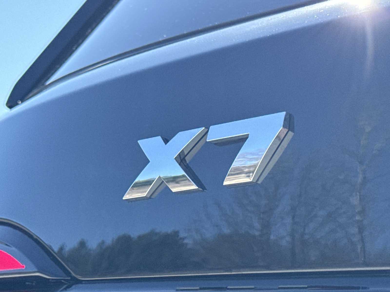 Thumbnail: 2026 BMW X7 - 13