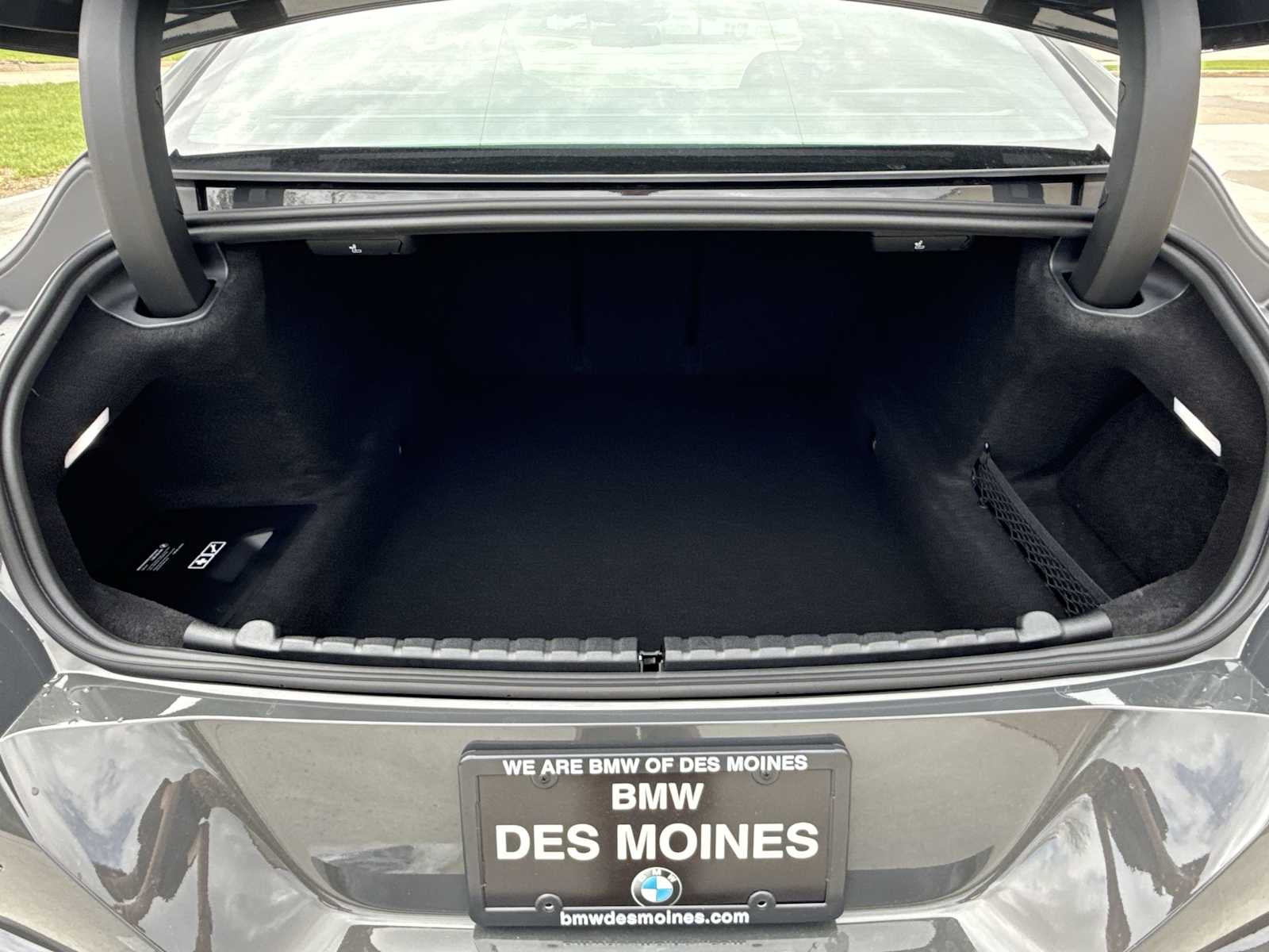 2026 BMW 8 Series 840i - Photo 37