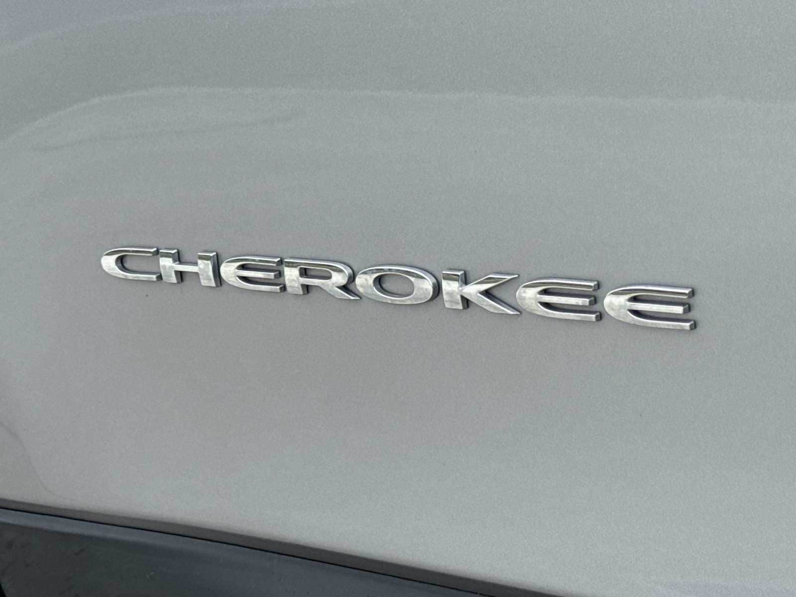 Thumbnail: 2019 Jeep Cherokee - 13