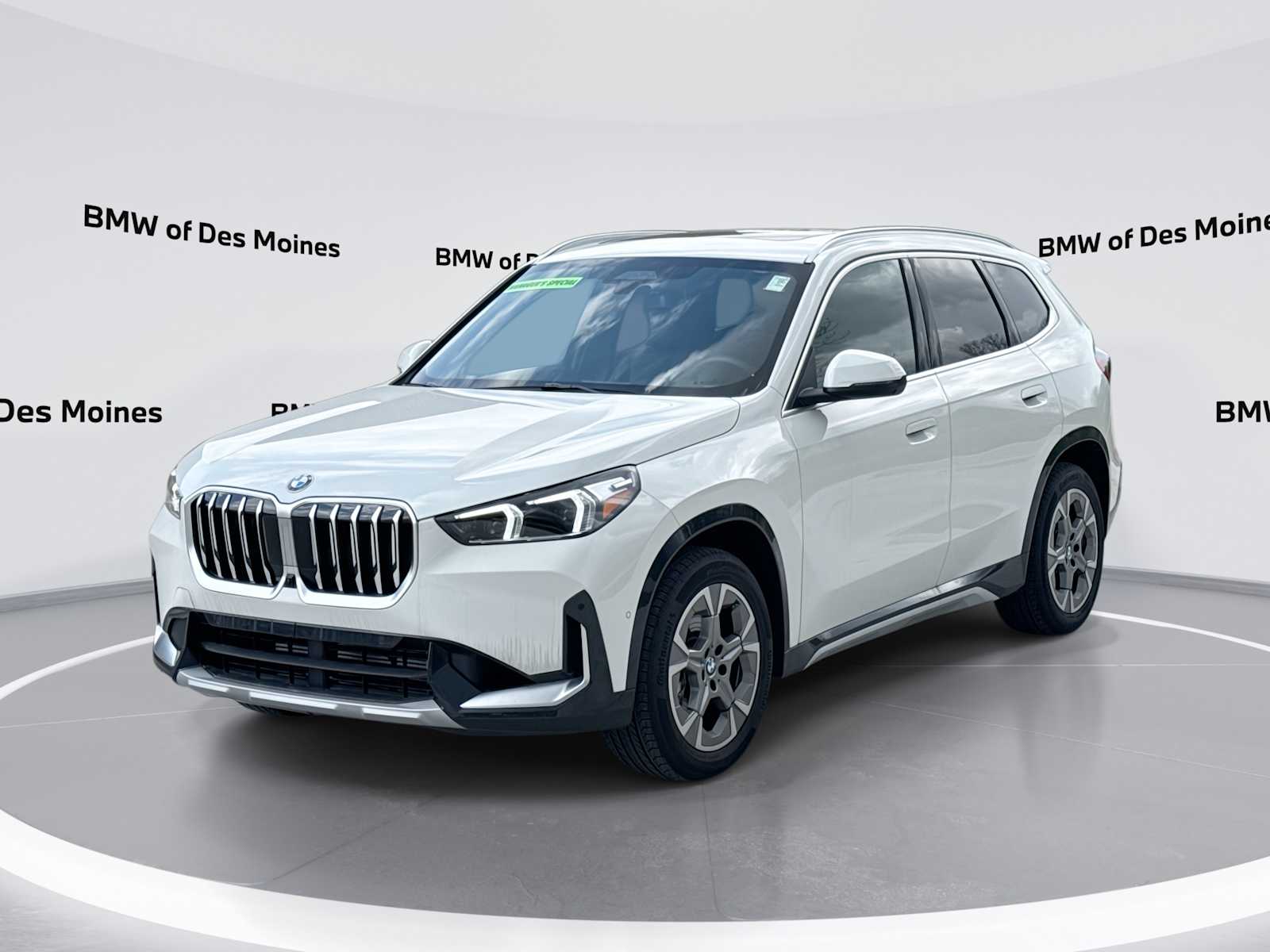 2025 BMW X1 xDrive28i's photo