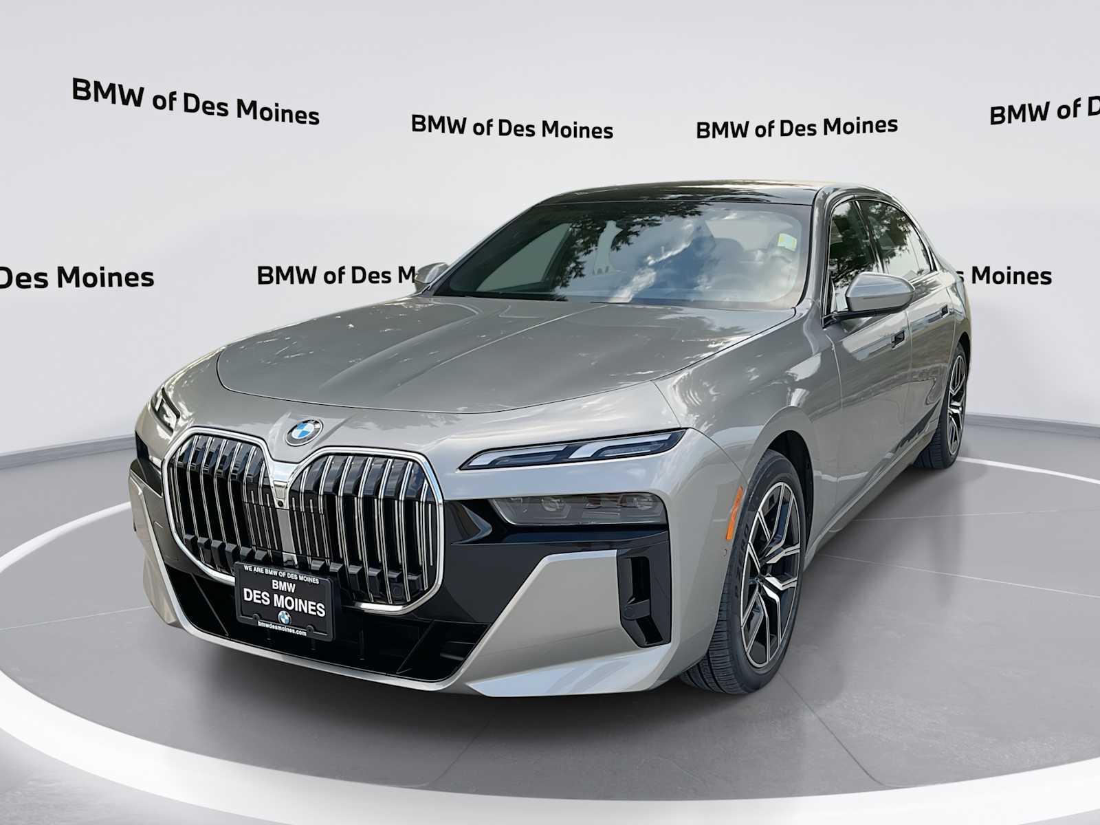 2024 BMW 7 Series 760i's photo