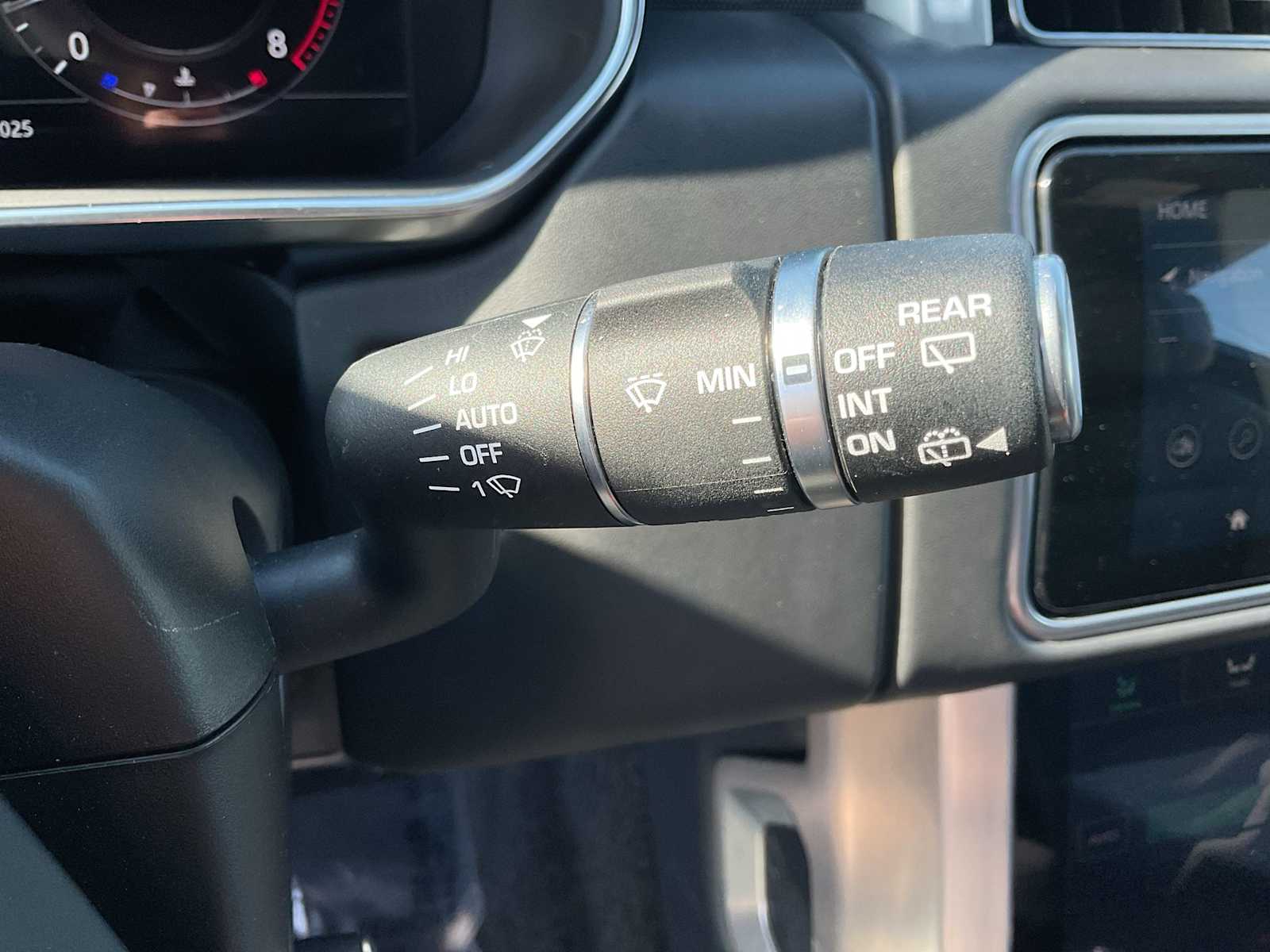 Thumbnail: 2019 Land Rover Range Rover - 28