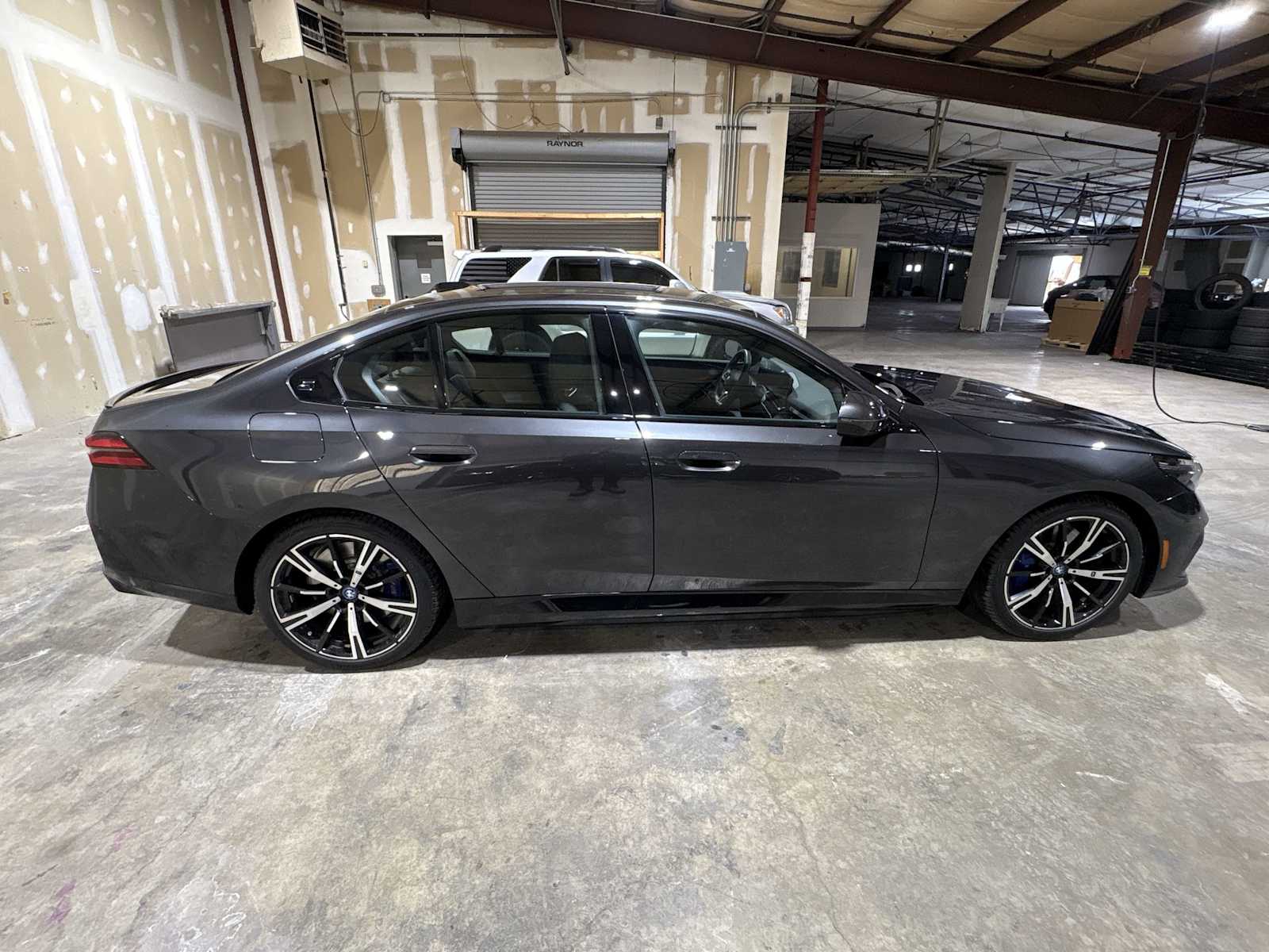 Thumbnail: 2025 BMW 5 Series - 15