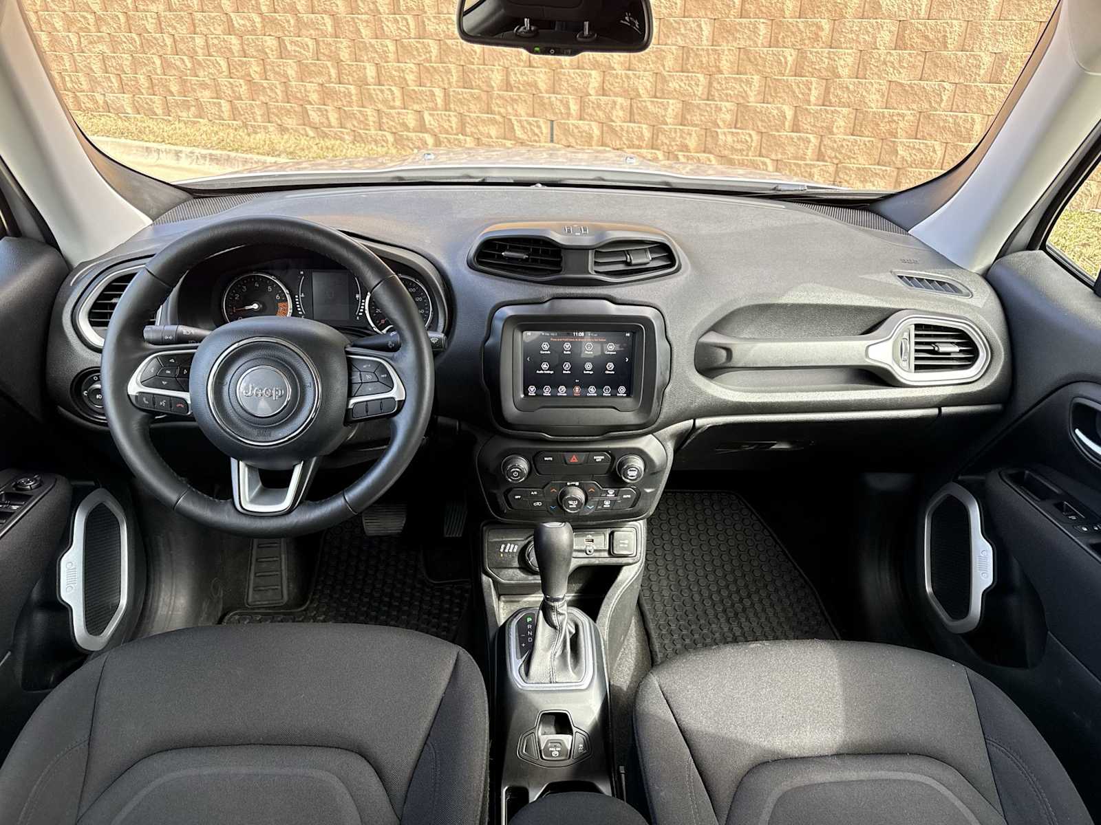 Thumbnail: 2019 Jeep Renegade - 16