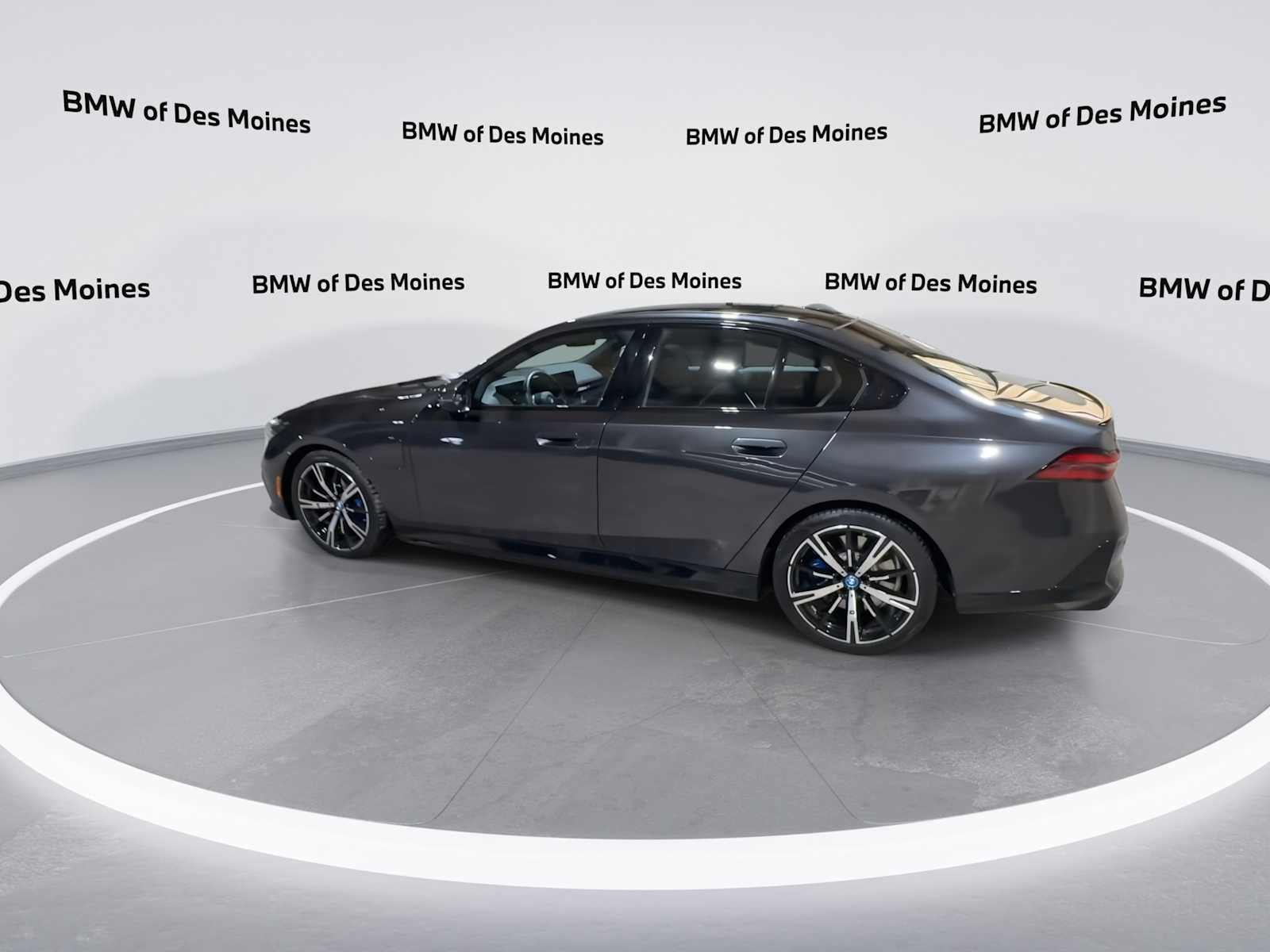 Thumbnail: 2025 BMW 5 Series - 5