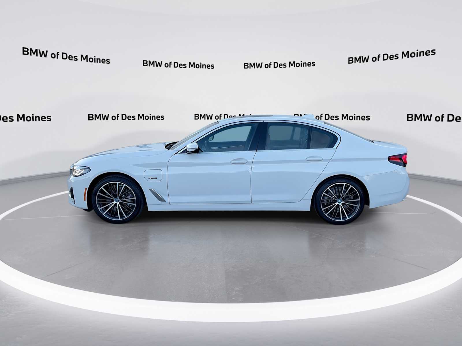 Thumbnail: 2023 BMW 5 Series - 5