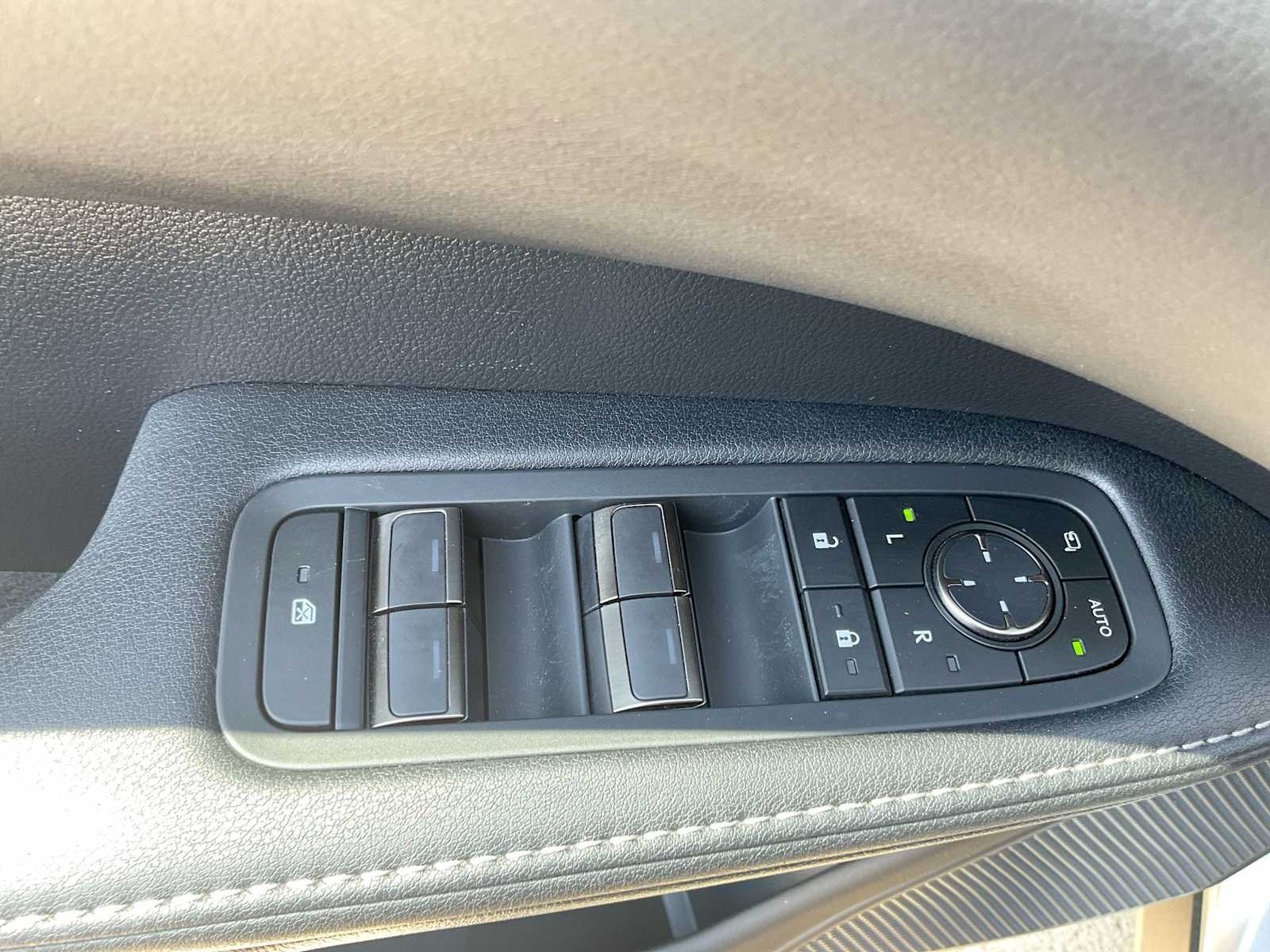 2024 Lexus RX  18