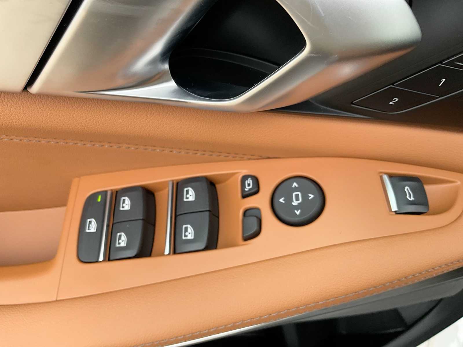 2025 BMW X5 M60i 18