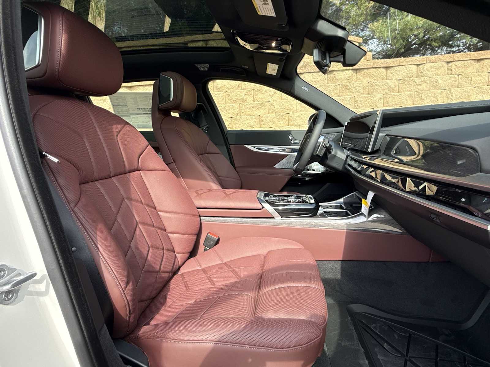 Thumbnail: 2026 BMW 7 Series - 24