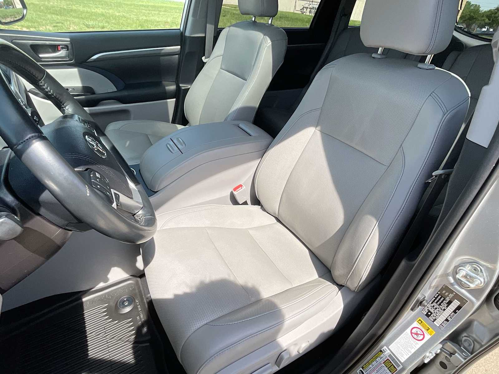 Thumbnail: 2019 Toyota Highlander - 17