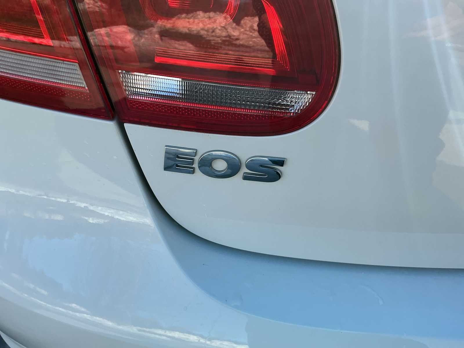 Thumbnail: 2014 Volkswagen Eos - 16