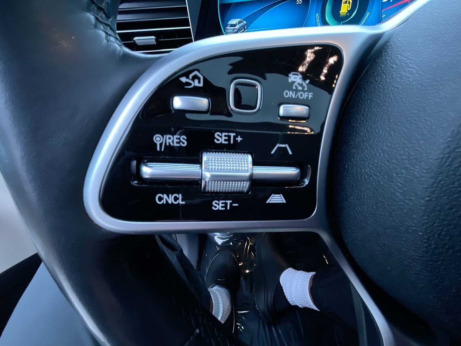 Thumbnail: 2021 Mercedes-Benz GLE - 26