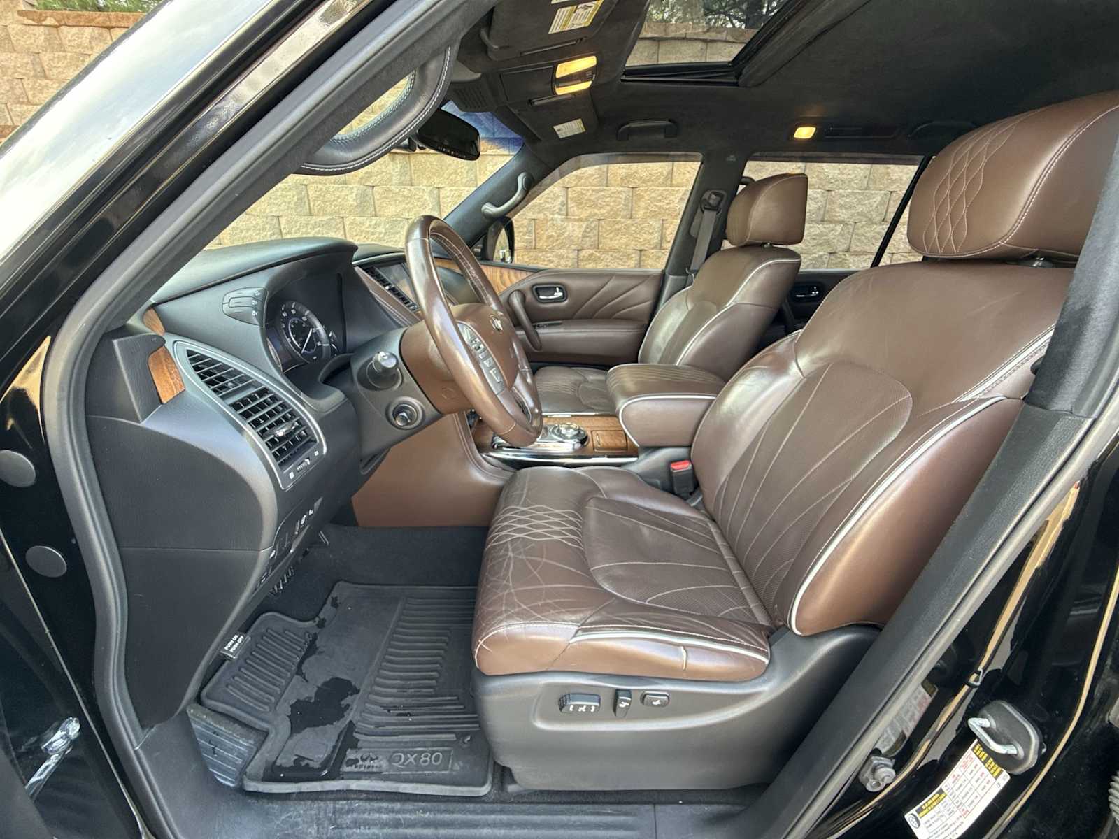 Thumbnail: 2015 INFINITI QX80 - 10