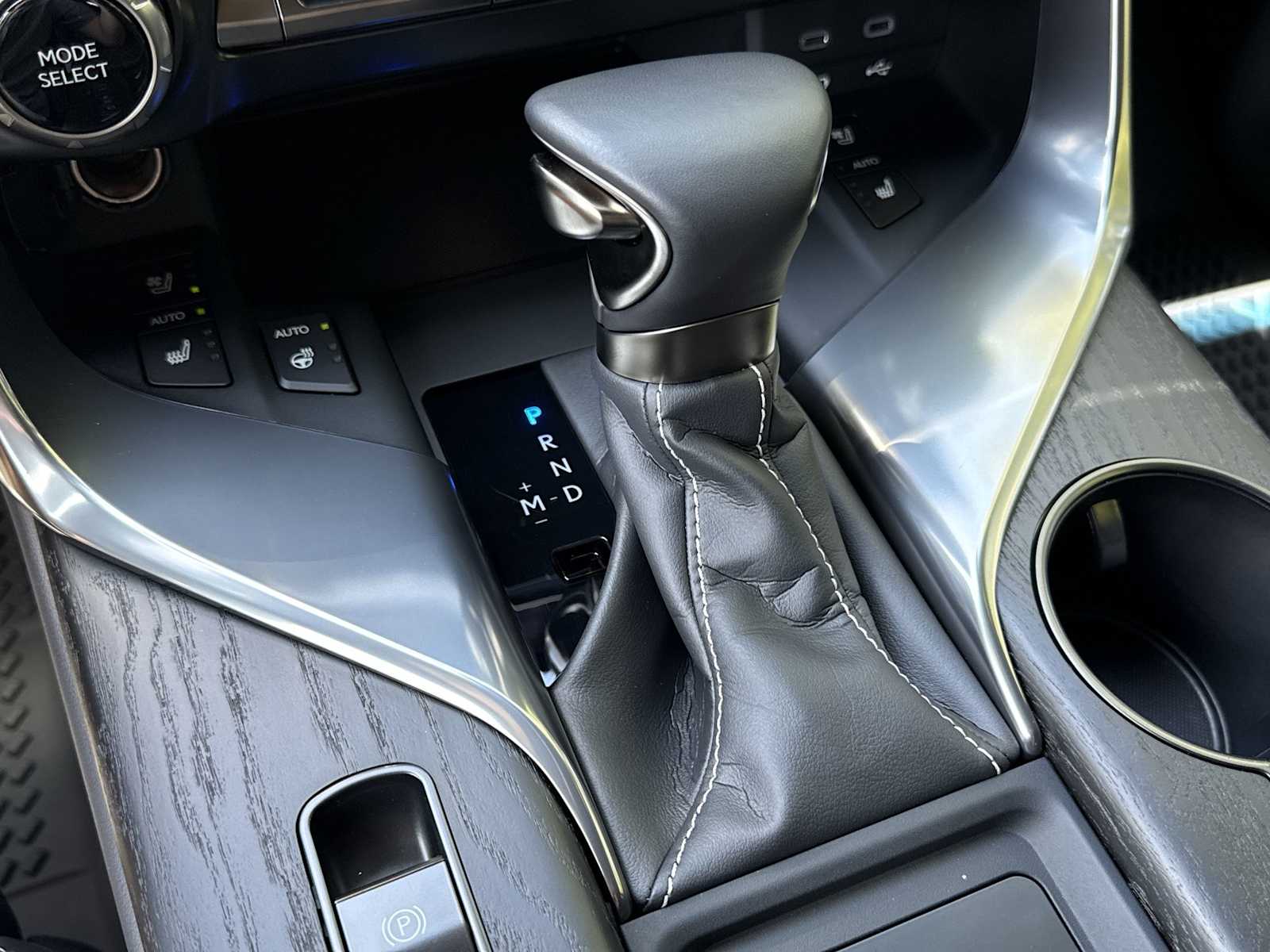 Thumbnail: 2025 Lexus ES - 34