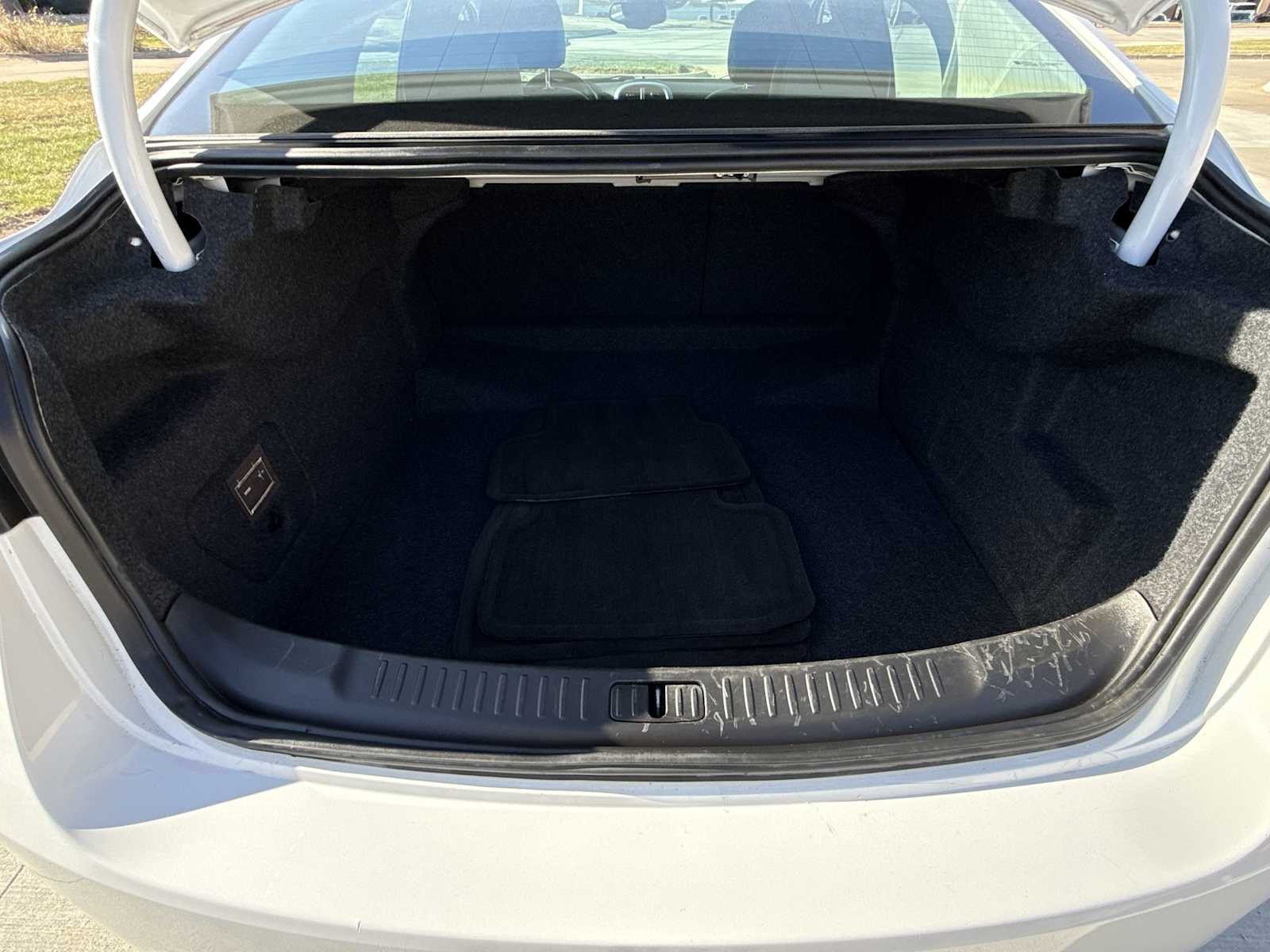 Thumbnail: 2015 Chevrolet Malibu - 34