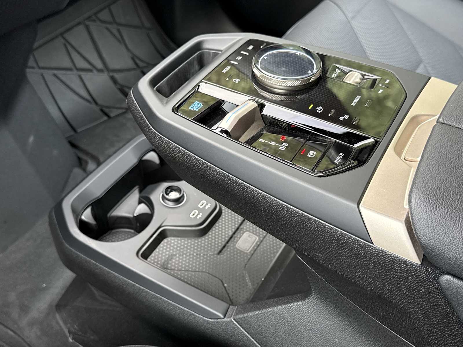 Thumbnail: 2026 BMW iX - 29