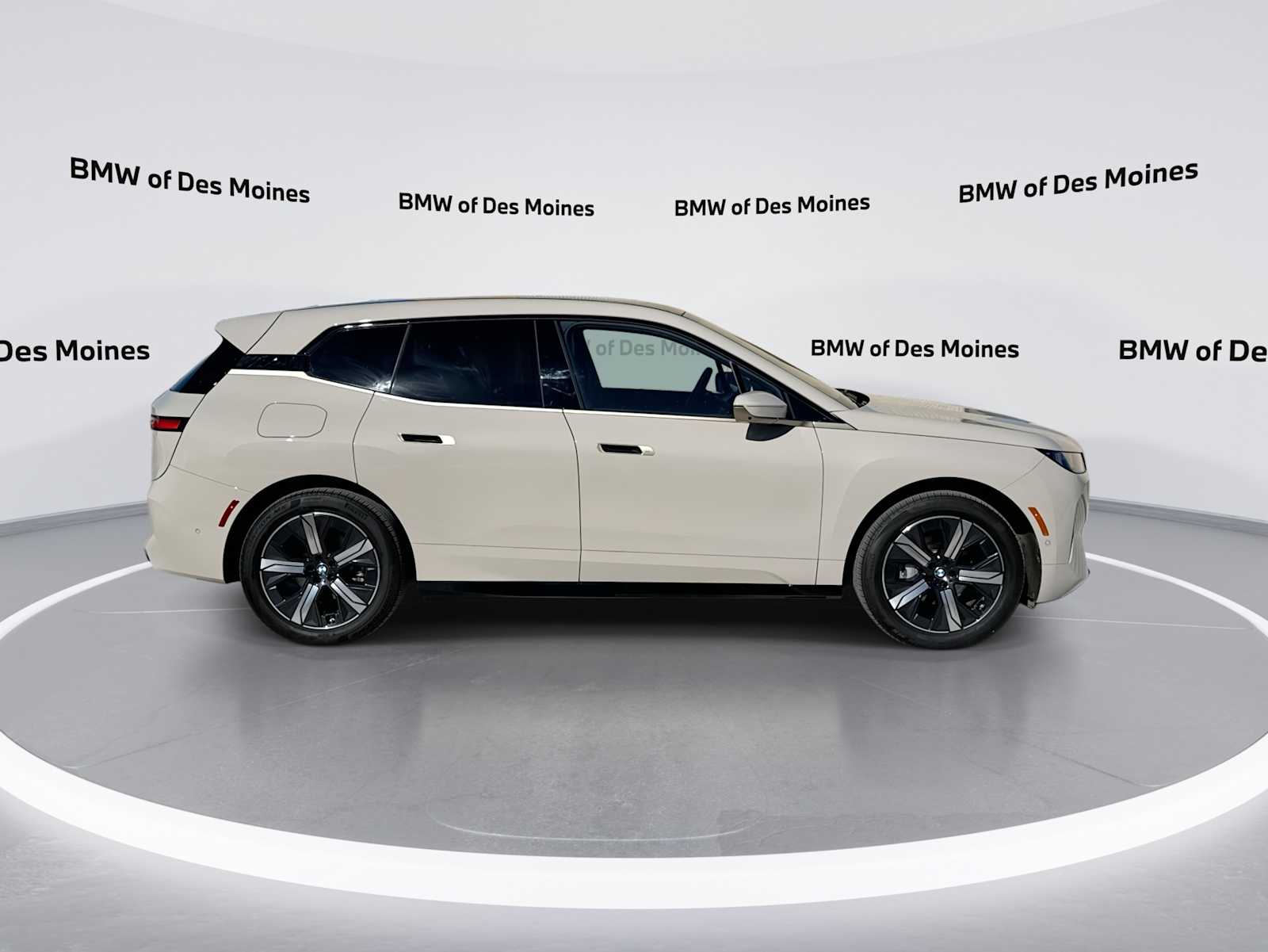 Thumbnail: 2026 BMW iX - 9