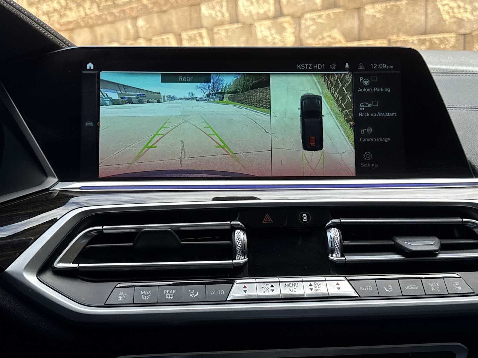 Thumbnail: 2019 BMW X7 - 32