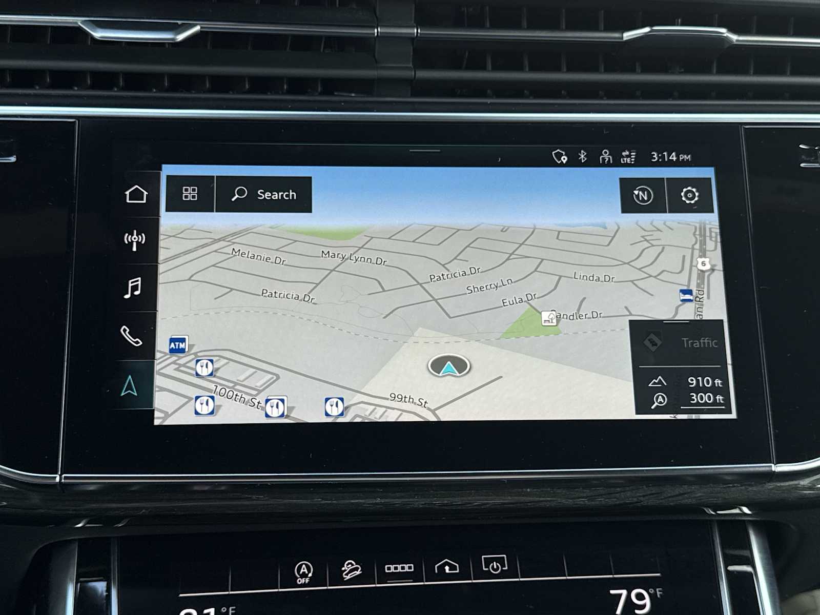 Thumbnail: 2022 Audi Q8 - 31