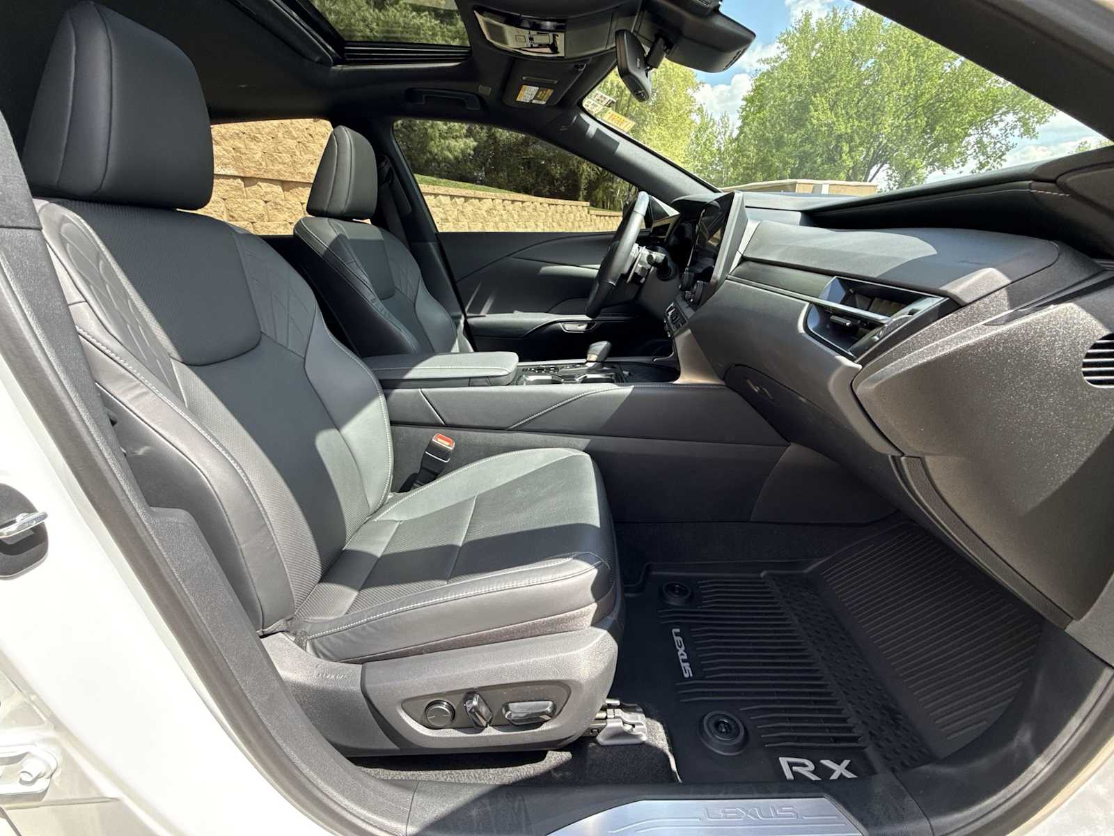 Thumbnail: 2023 Lexus RX - 24