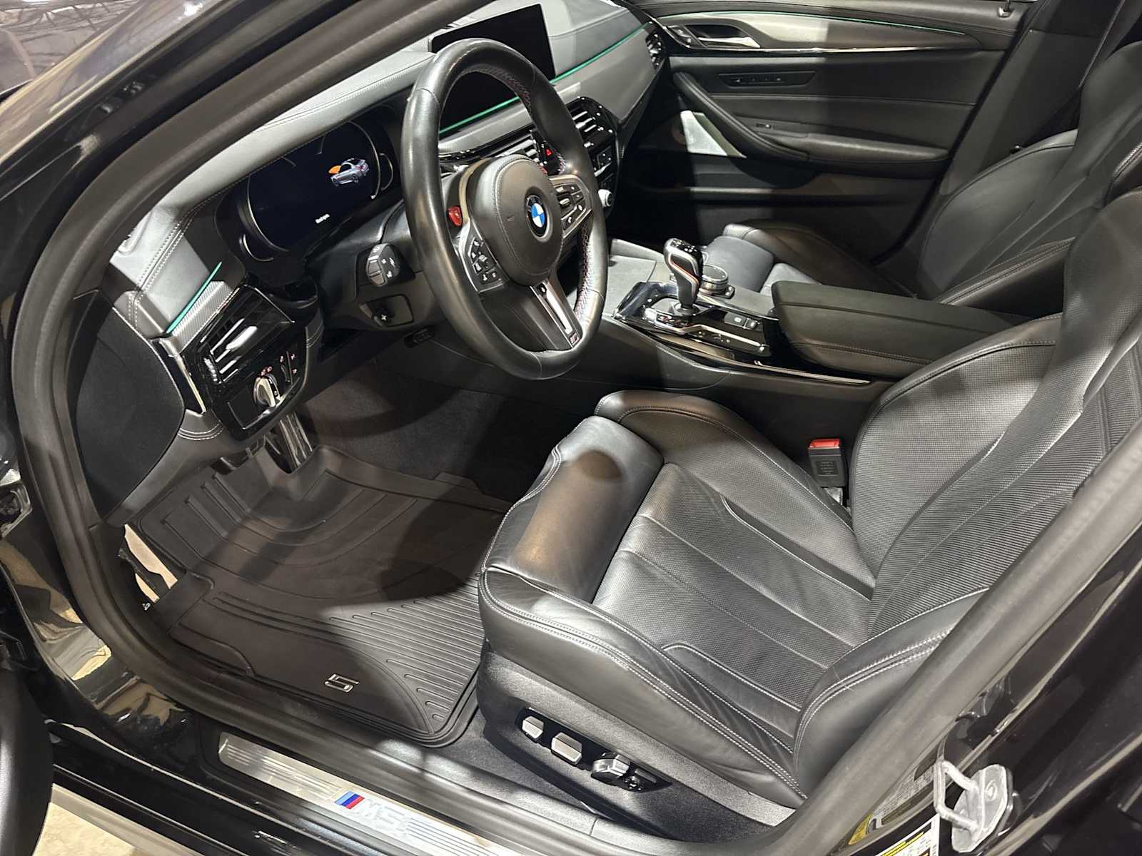 Thumbnail: 2019 BMW M5 - 10