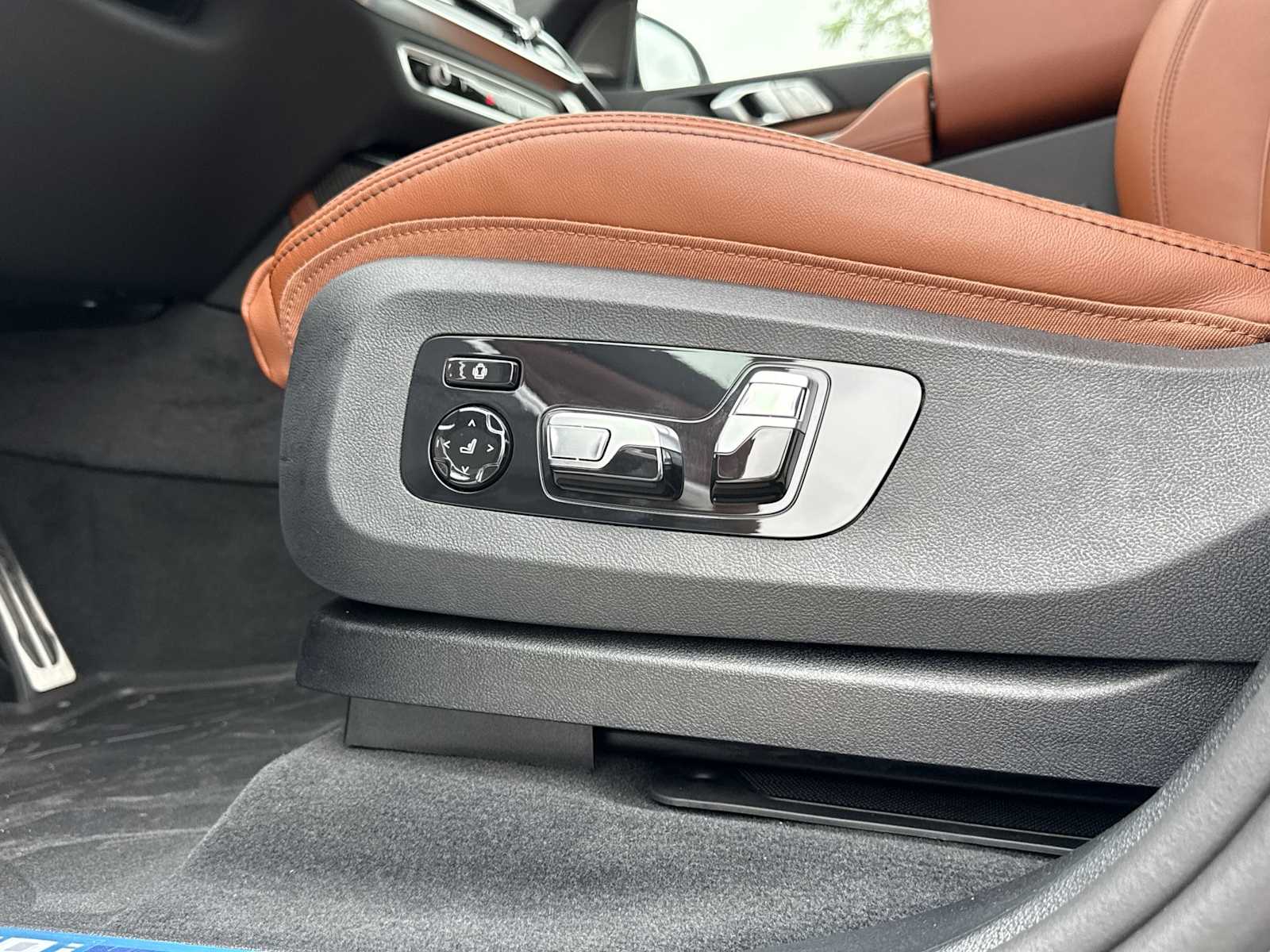 Thumbnail: 2026 BMW X7 - 18