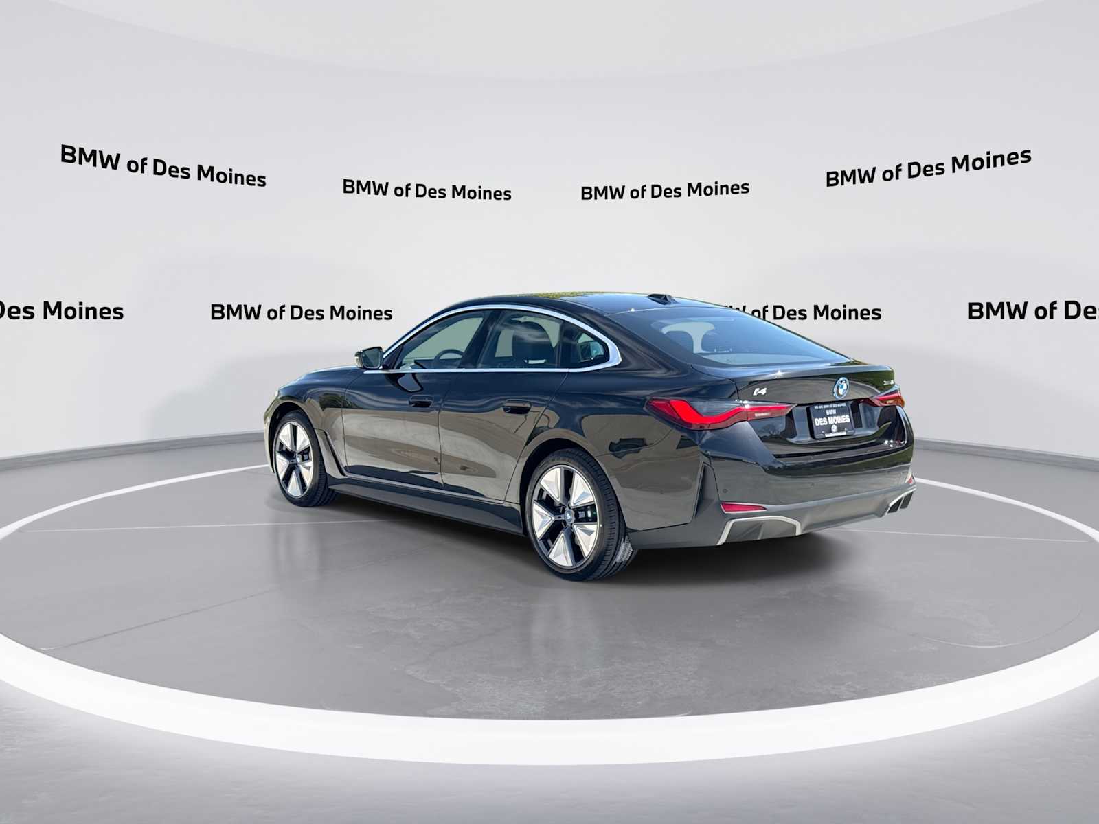 Thumbnail: 2023 BMW i4 - 6