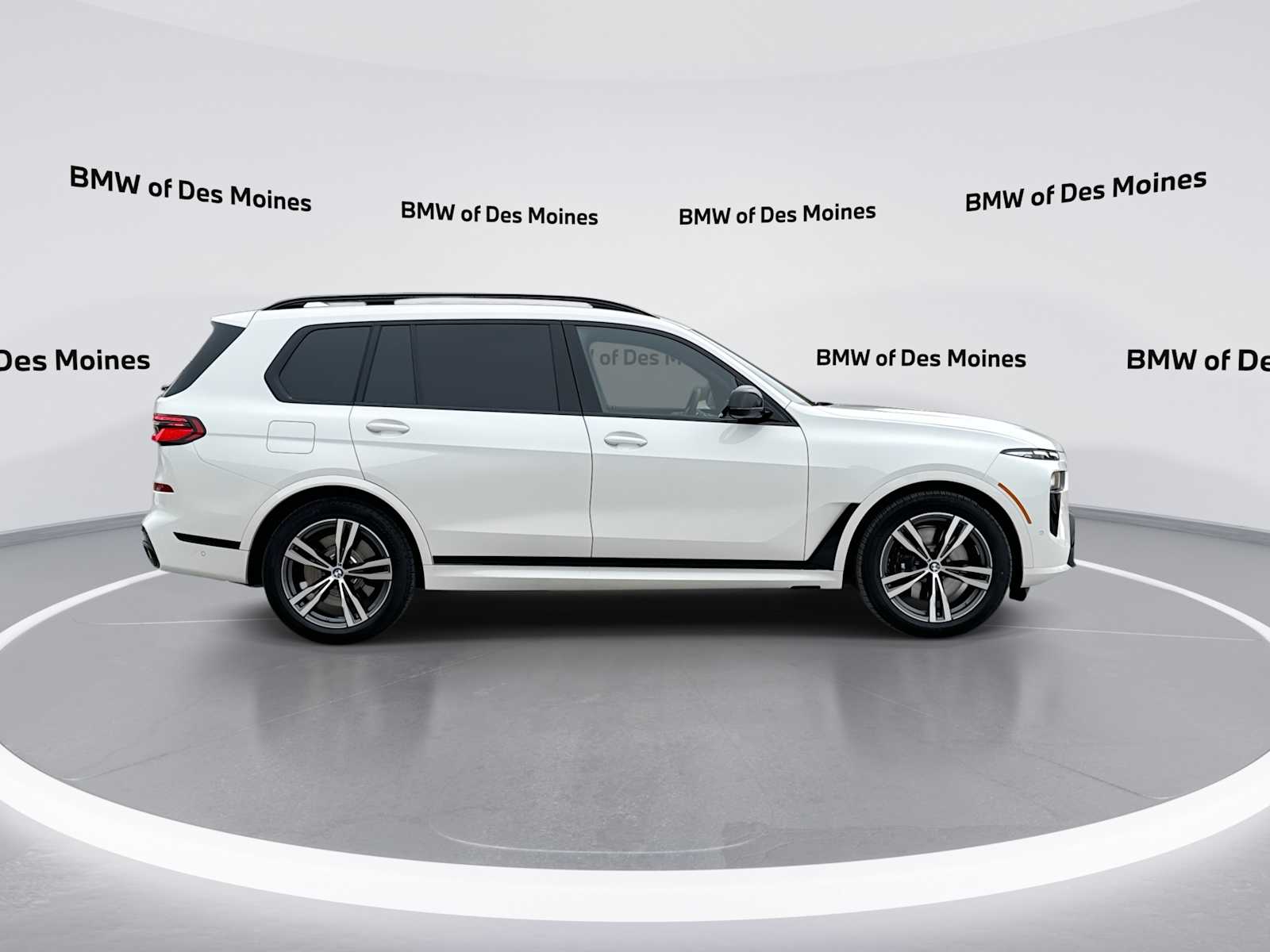 Thumbnail: 2026 BMW X7 - 9