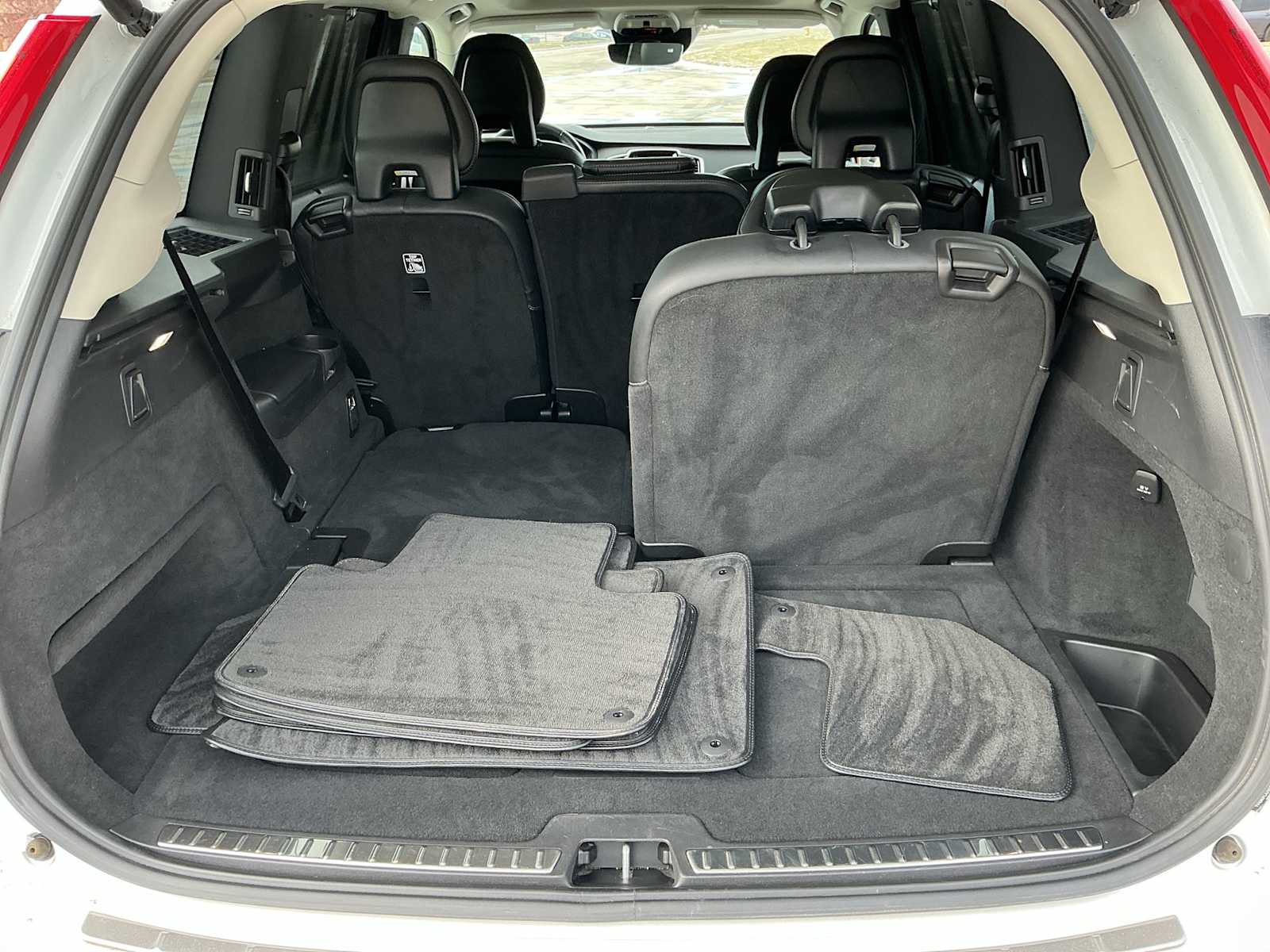 Thumbnail: 2018 Volvo XC90 - 37