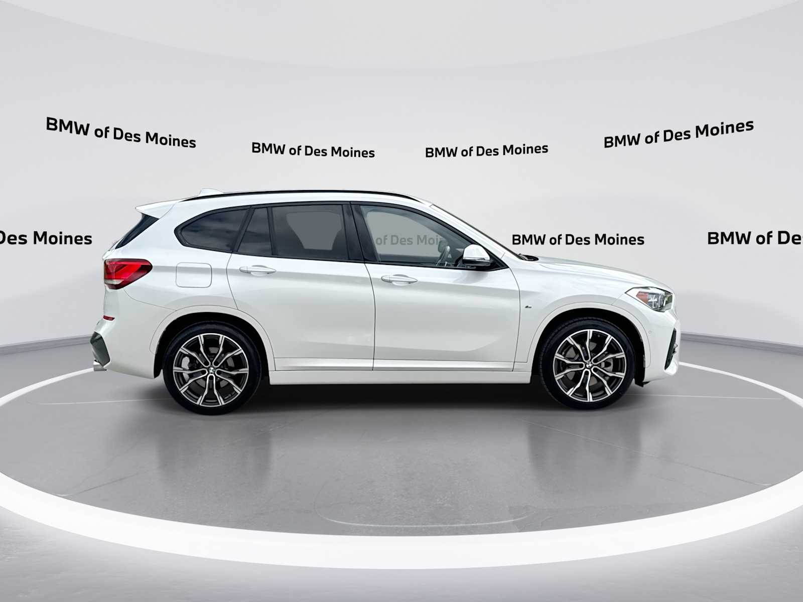 Thumbnail: 2021 BMW X1 - 9