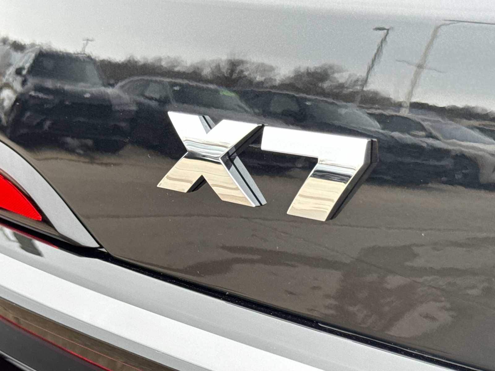 Thumbnail: 2026 BMW X7 - 13