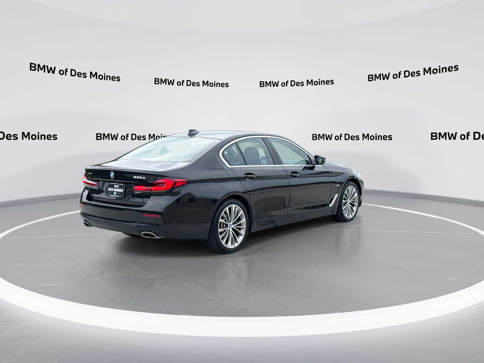 Thumbnail: 2023 BMW 5 Series - 8
