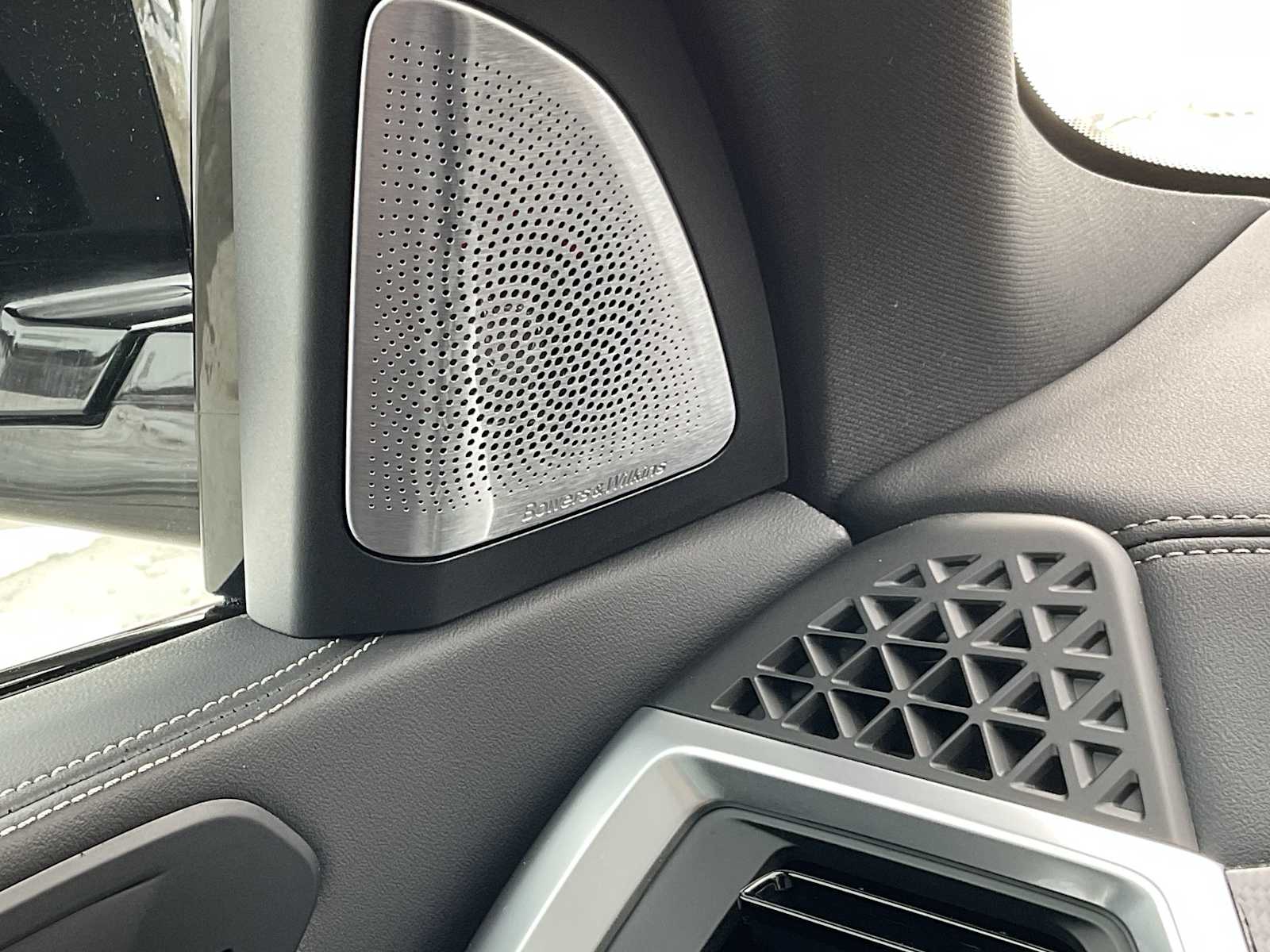 Thumbnail: 2025 BMW X5 - 32