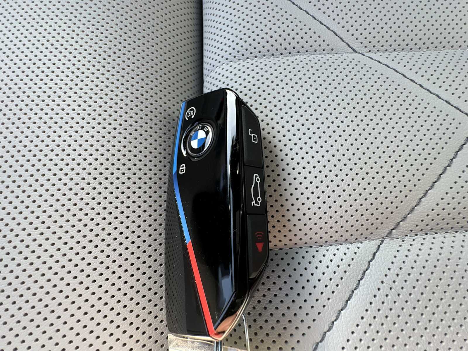 Thumbnail: 2026 BMW XM - 43