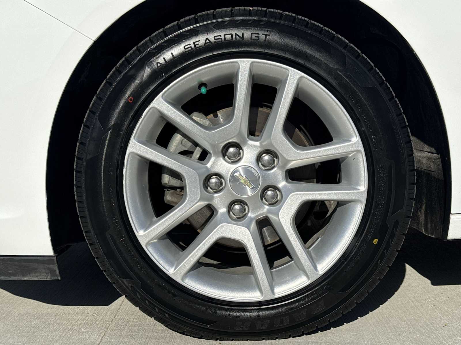 Thumbnail: 2015 Chevrolet Malibu - 14