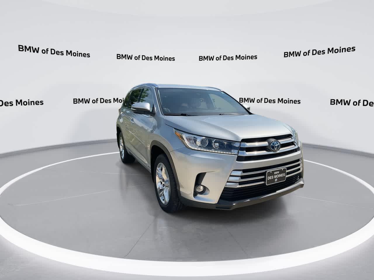 2019 Toyota Highlander Hybrid Limited photo 2