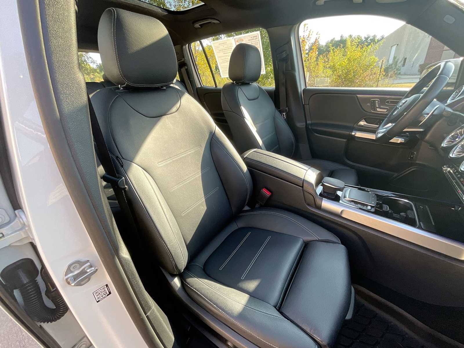 Thumbnail: 2022 Mercedes-Benz GLB - 23