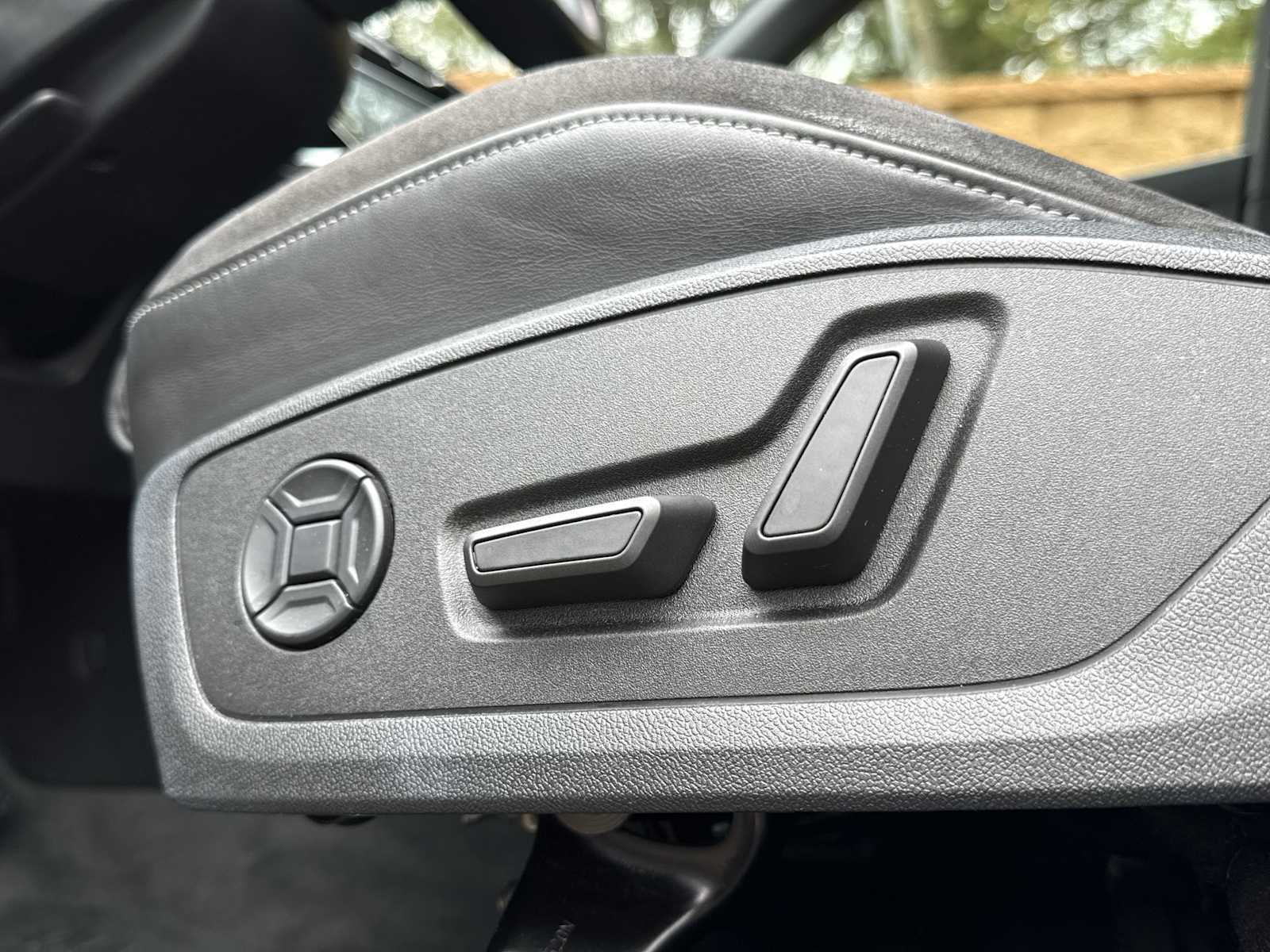 Thumbnail: 2020 Audi Q3 - 18