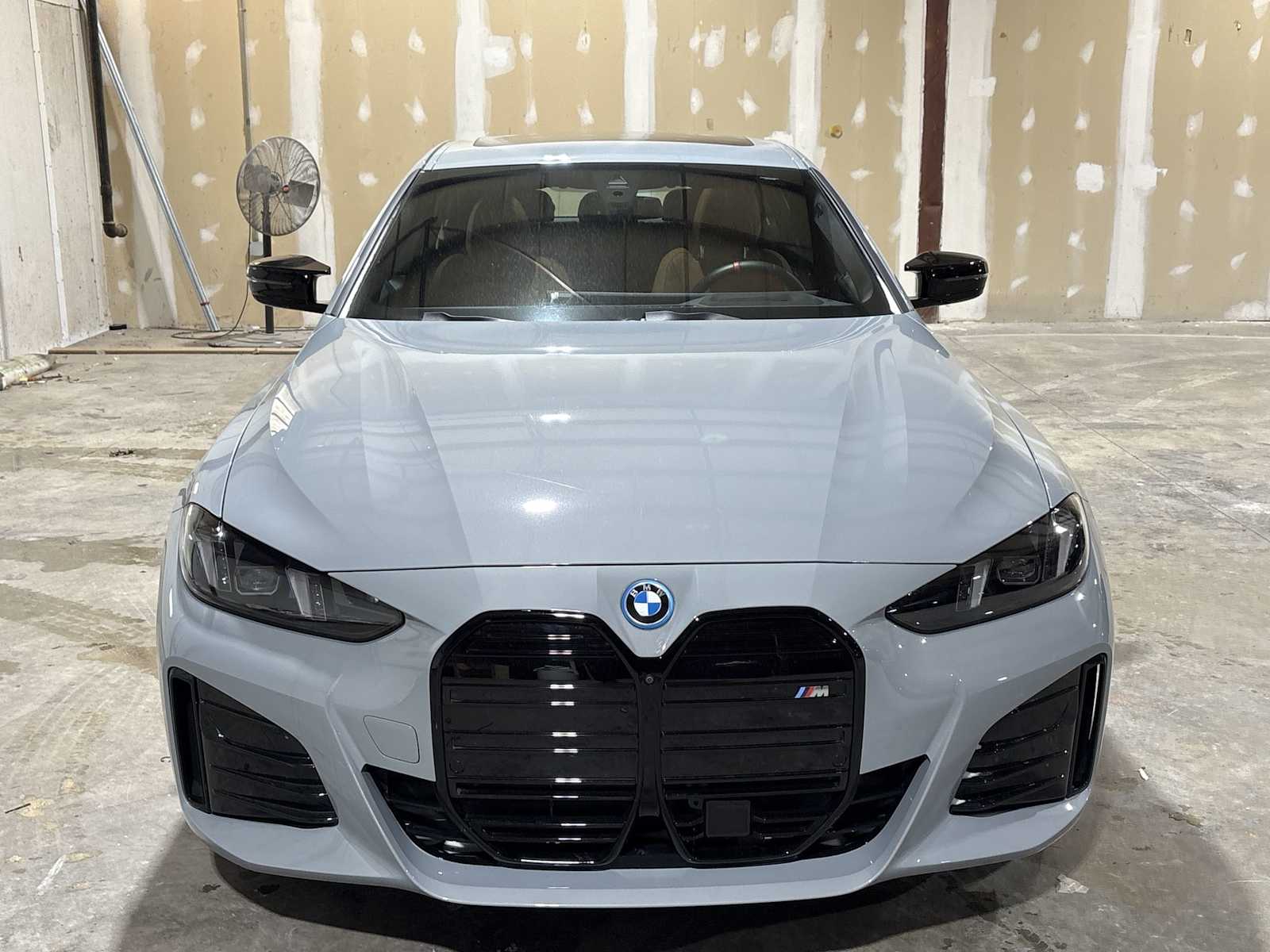 Thumbnail: 2025 BMW i4 - 17