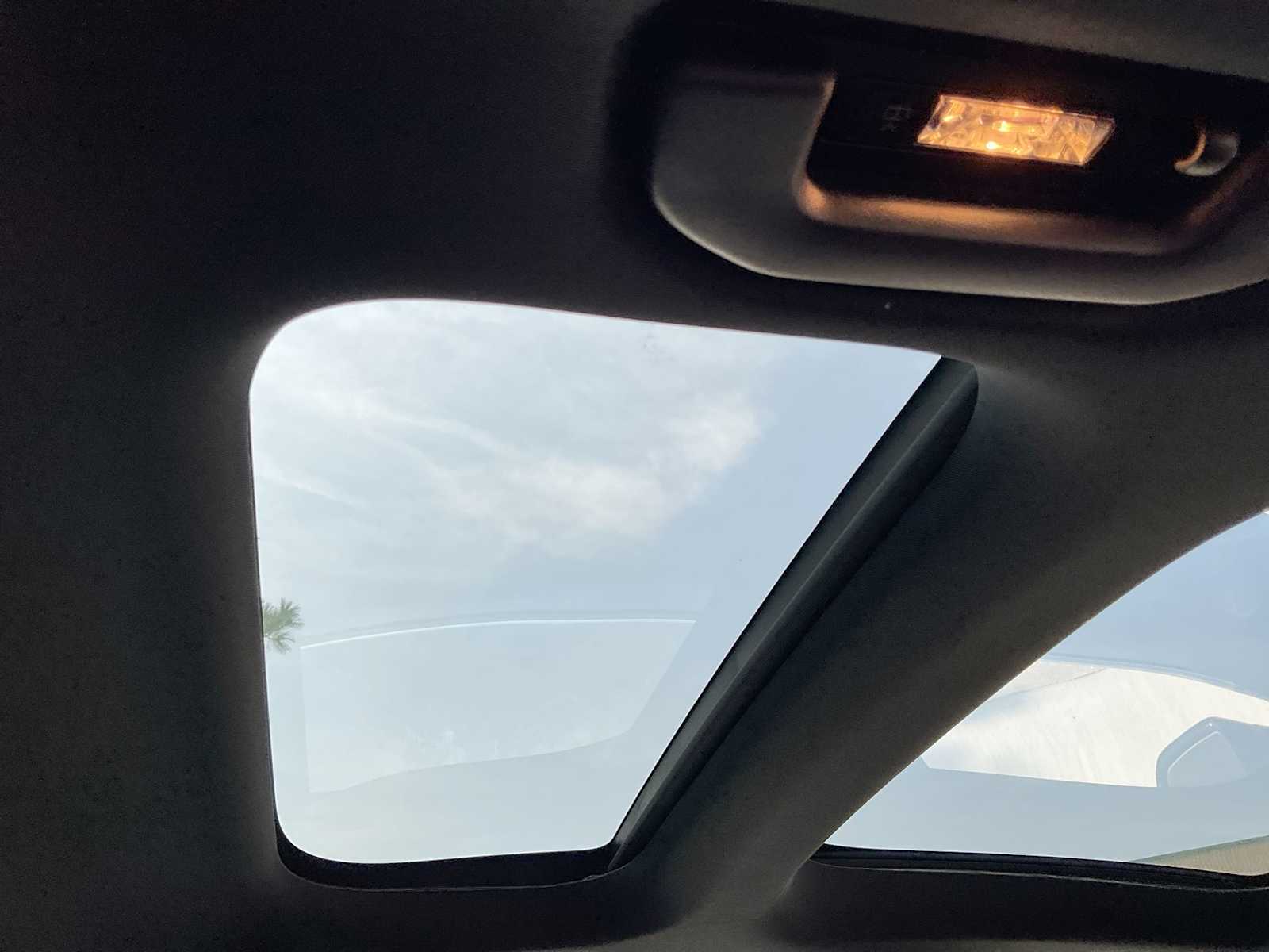 Thumbnail: 2022 Mercedes-Benz E-Class - 22