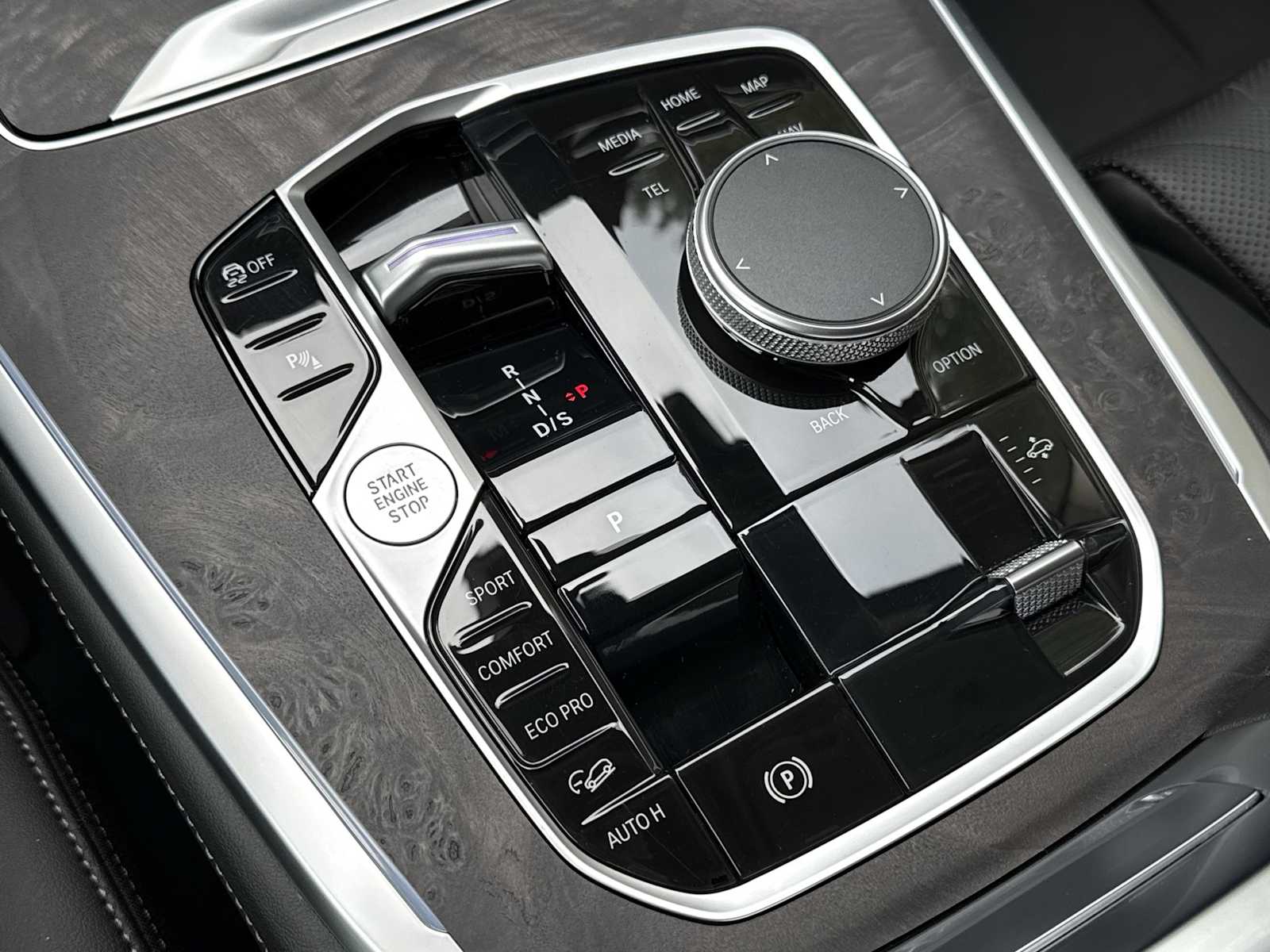 Thumbnail: 2025 BMW X7 - 35