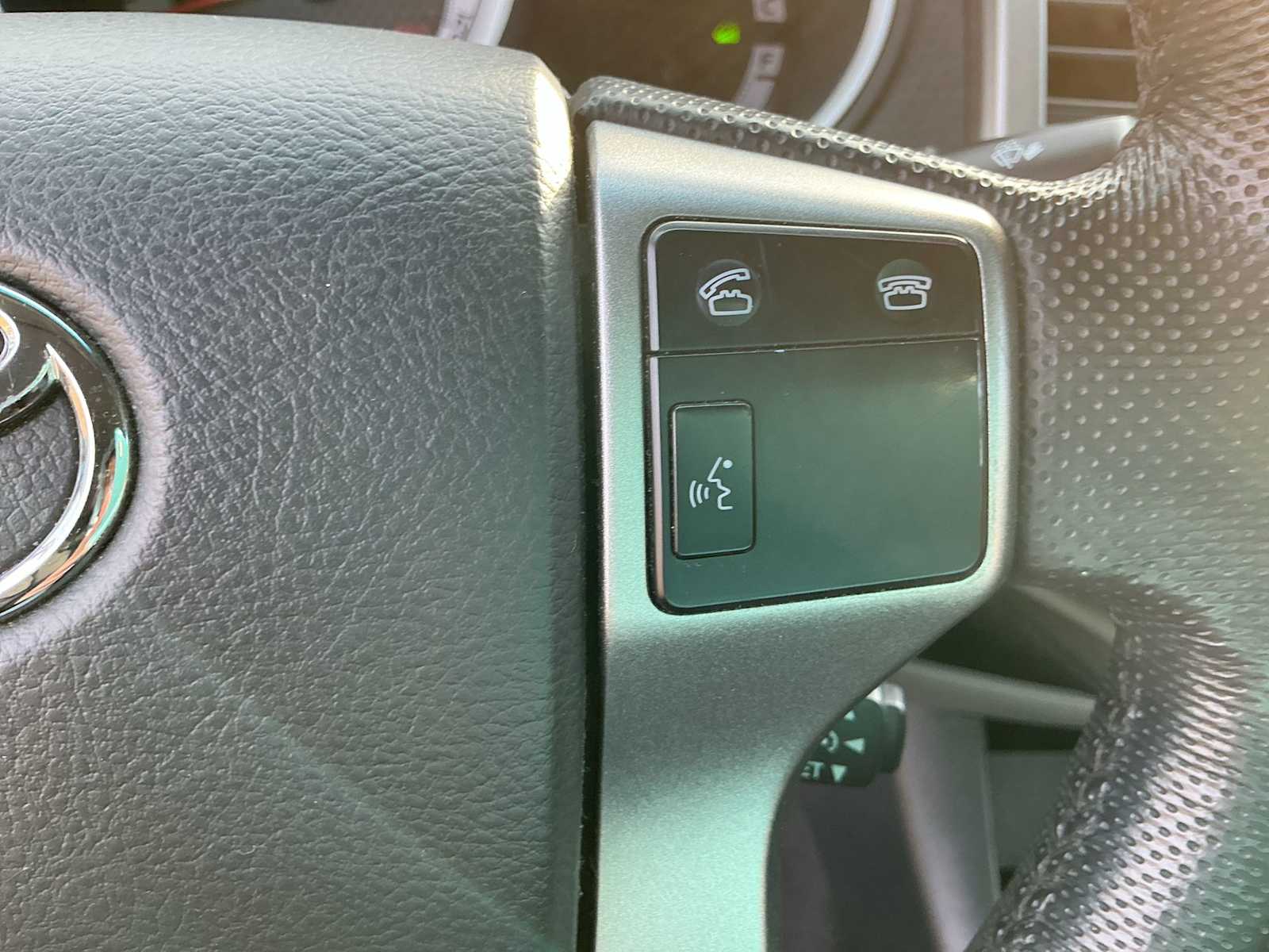 Thumbnail: 2012 Toyota Tacoma - 22