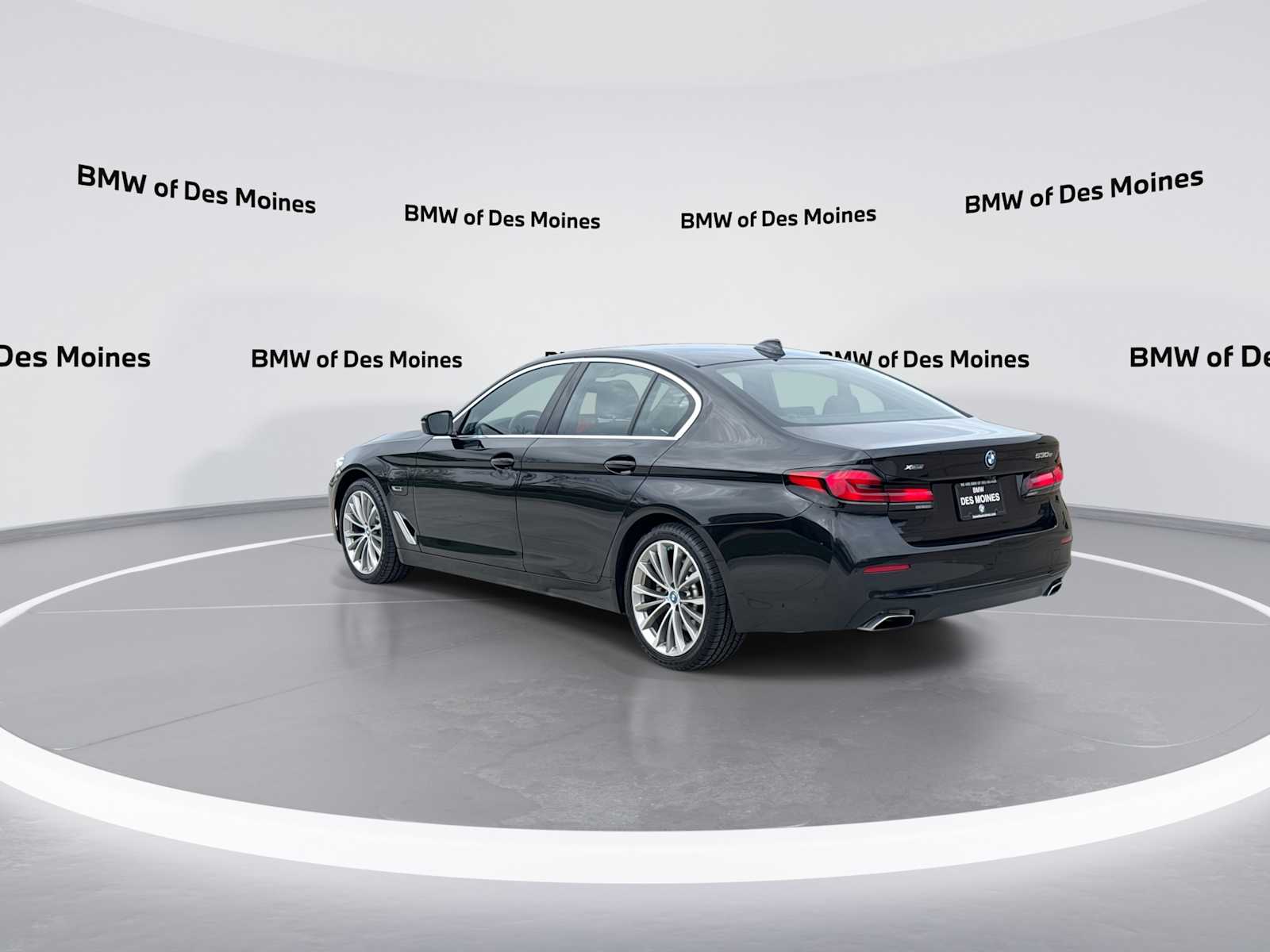 Thumbnail: 2023 BMW 5 Series - 6