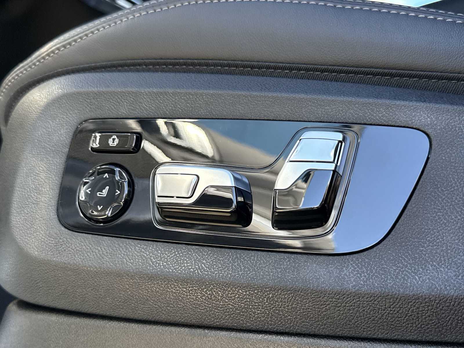 Thumbnail: 2026 BMW X7 - 18