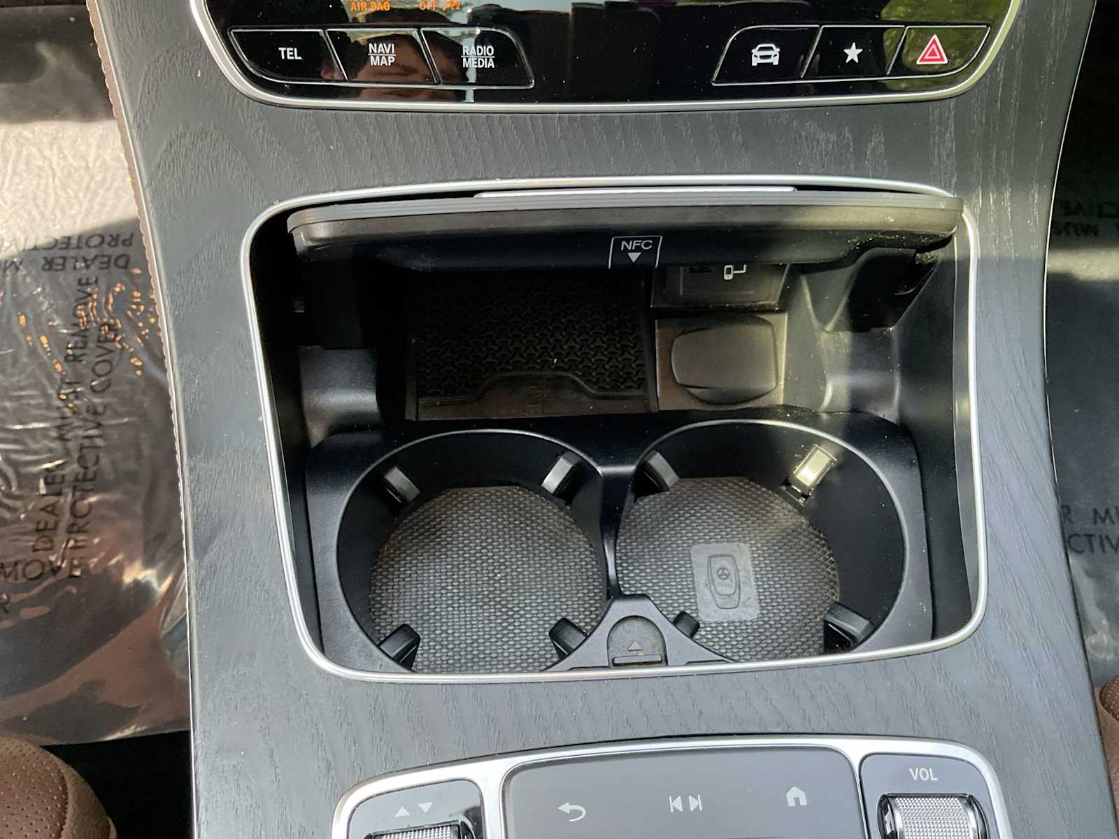 Thumbnail: 2022 Mercedes-Benz E-Class - 32